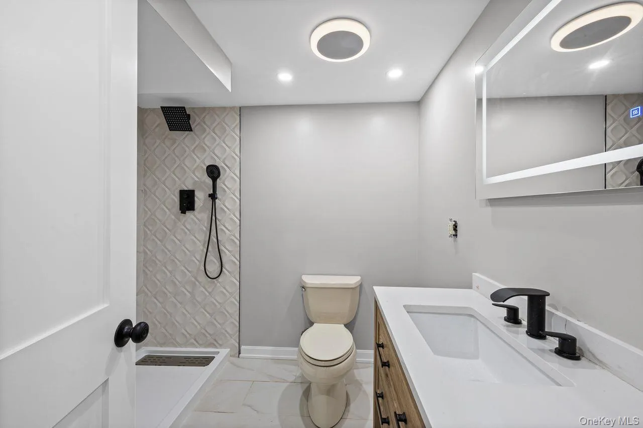 47 Walnut Avenue, Babylon, NY, 3 Bedrooms Bedrooms, 7 Rooms Rooms,2 BathroomsBathrooms,Residential,For Rent,Walnut,0,1007618 47 Walnut Avenue, Babylon, NY, 3 Bedrooms Bedrooms, 7 Rooms Rooms,2 BathroomsBathrooms,Residential,For Rent,Walnut,0,1007618