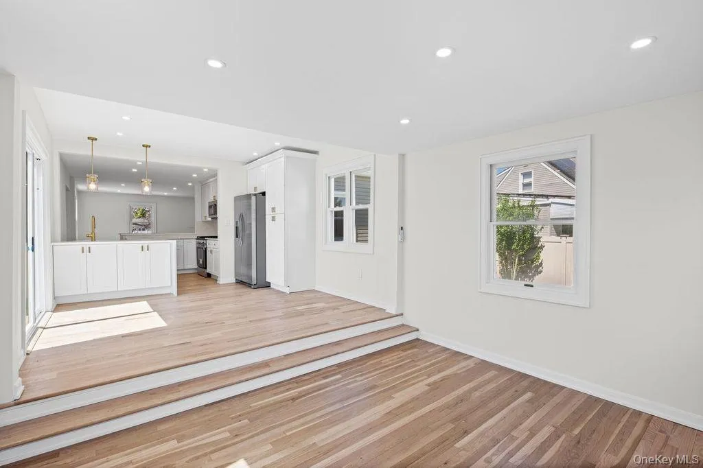 47 Walnut Avenue, Babylon, NY, 3 Bedrooms Bedrooms, 7 Rooms Rooms,2 BathroomsBathrooms,Residential,For Rent,Walnut,0,1007618 47 Walnut Avenue, Babylon, NY, 3 Bedrooms Bedrooms, 7 Rooms Rooms,2 BathroomsBathrooms,Residential,For Rent,Walnut,0,1007618