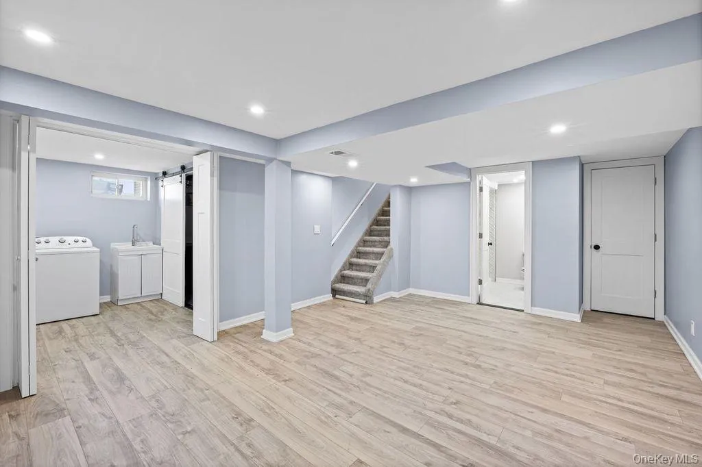 47 Walnut Avenue, Babylon, NY, 3 Bedrooms Bedrooms, 7 Rooms Rooms,2 BathroomsBathrooms,Residential,For Rent,Walnut,0,1007618 47 Walnut Avenue, Babylon, NY, 3 Bedrooms Bedrooms, 7 Rooms Rooms,2 BathroomsBathrooms,Residential,For Rent,Walnut,0,1007618