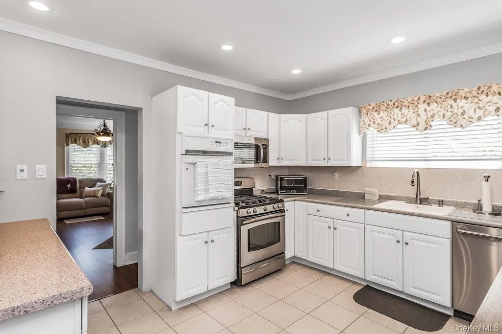 1680 roosevelt Street, Hempstead, NY, 3 Bedrooms Bedrooms, 10 Rooms Rooms,1 BathroomBathrooms,Residential,For Rent,roosevelt,0,1007619 1680 roosevelt Street, Hempstead, NY, 3 Bedrooms Bedrooms, 10 Rooms Rooms,1 BathroomBathrooms,Residential,For Rent,roosevelt,0,1007619