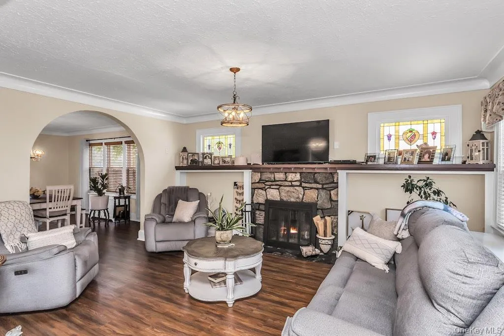 1680 roosevelt Street, Hempstead, NY, 3 Bedrooms Bedrooms, 10 Rooms Rooms,1 BathroomBathrooms,Residential,For Rent,roosevelt,0,1007619 1680 roosevelt Street, Hempstead, NY, 3 Bedrooms Bedrooms, 10 Rooms Rooms,1 BathroomBathrooms,Residential,For Rent,roosevelt,0,1007619