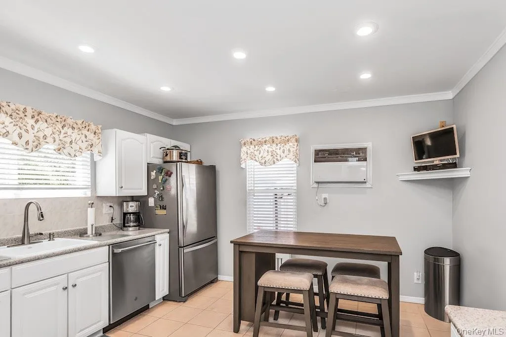1680 roosevelt Street, Hempstead, NY, 3 Bedrooms Bedrooms, 10 Rooms Rooms,1 BathroomBathrooms,Residential,For Rent,roosevelt,0,1007619 1680 roosevelt Street, Hempstead, NY, 3 Bedrooms Bedrooms, 10 Rooms Rooms,1 BathroomBathrooms,Residential,For Rent,roosevelt,0,1007619
