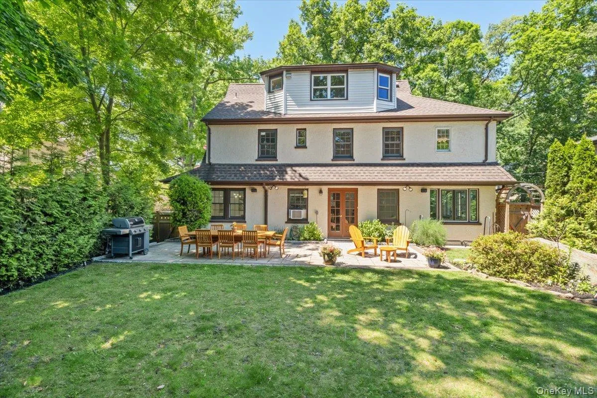 65 Wildwood Road, New Rochelle, NY, 5 Bedrooms Bedrooms, 8 Rooms Rooms,3 BathroomsBathrooms,Residential,For Rent,Wildwood,0,1007621 65 Wildwood Road, New Rochelle, NY, 5 Bedrooms Bedrooms, 8 Rooms Rooms,3 BathroomsBathrooms,Residential,For Rent,Wildwood,0,1007621