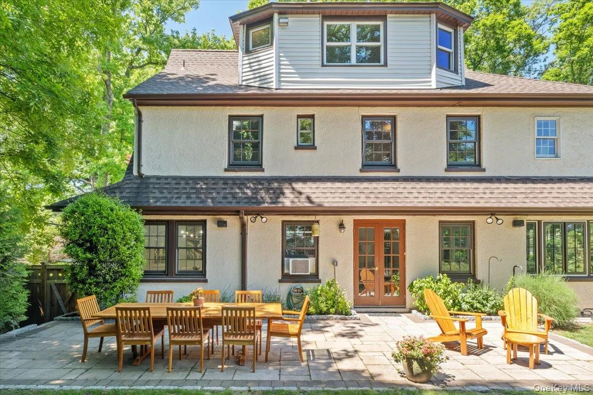 65 Wildwood Road, New Rochelle, NY, 5 Bedrooms Bedrooms, 8 Rooms Rooms,3 BathroomsBathrooms,Residential,For Rent,Wildwood,0,1007621 65 Wildwood Road, New Rochelle, NY, 5 Bedrooms Bedrooms, 8 Rooms Rooms,3 BathroomsBathrooms,Residential,For Rent,Wildwood,0,1007621