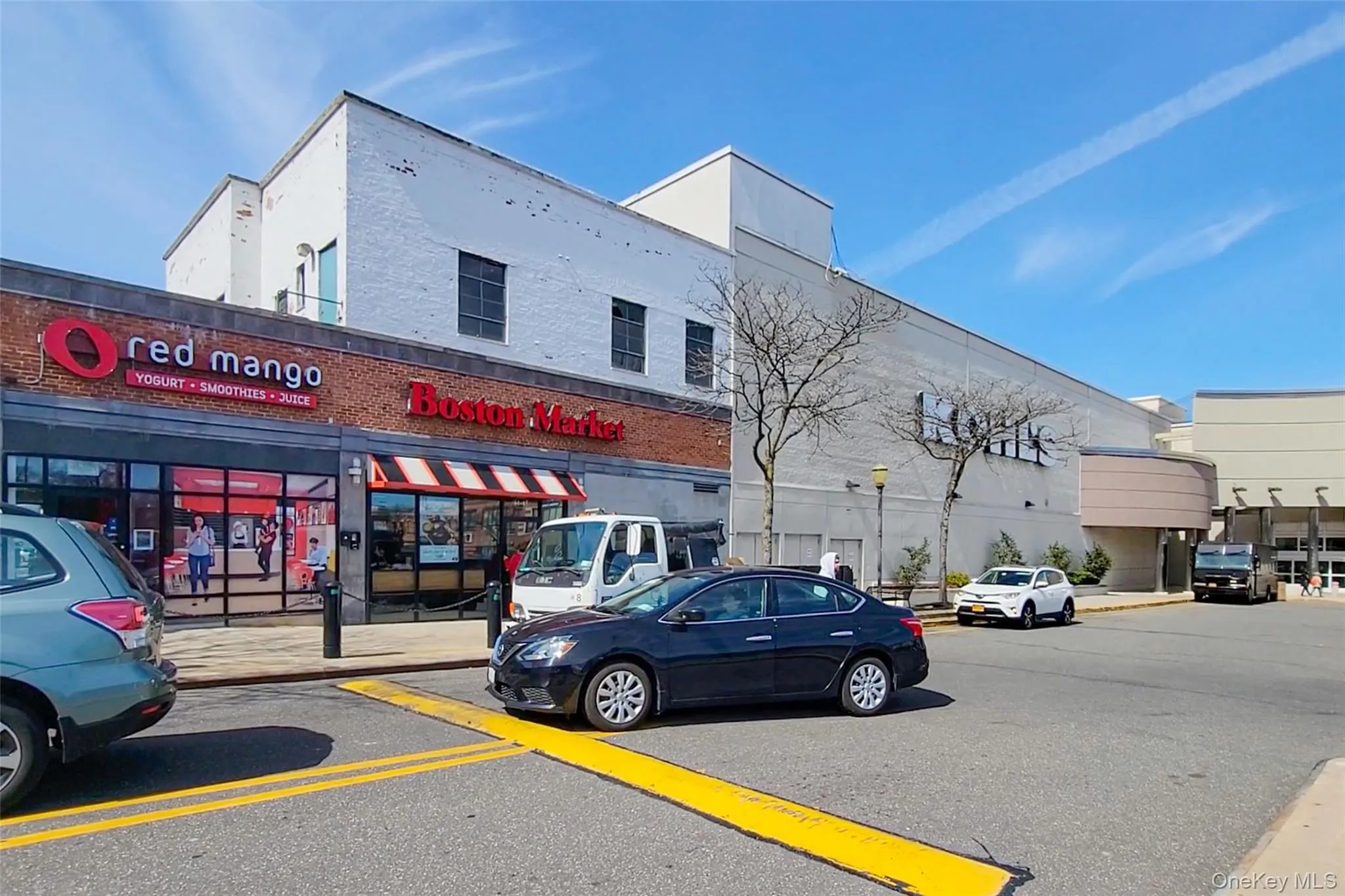 Ideally situated near Cunningham Park and a wide variety of neighborhood amenities, including shopping centers, restaurants, cafes, grocery stores, and an AMC movie theater. Ideally situated near Cunningham Park and a wide variety of neighborhood amenities, including shopping centers, restaurants, cafes, grocery stores, and an AMC movie theater.