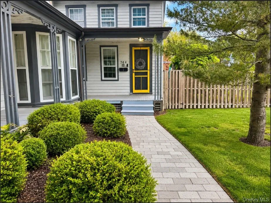 744 Main Street, Southold, NY, 3 Bedrooms Bedrooms, 8 Rooms Rooms,2 BathroomsBathrooms,Residential Lease,For Rent,Main,0,1007625 744 Main Street, Southold, NY, 3 Bedrooms Bedrooms, 8 Rooms Rooms,2 BathroomsBathrooms,Residential Lease,For Rent,Main,0,1007625