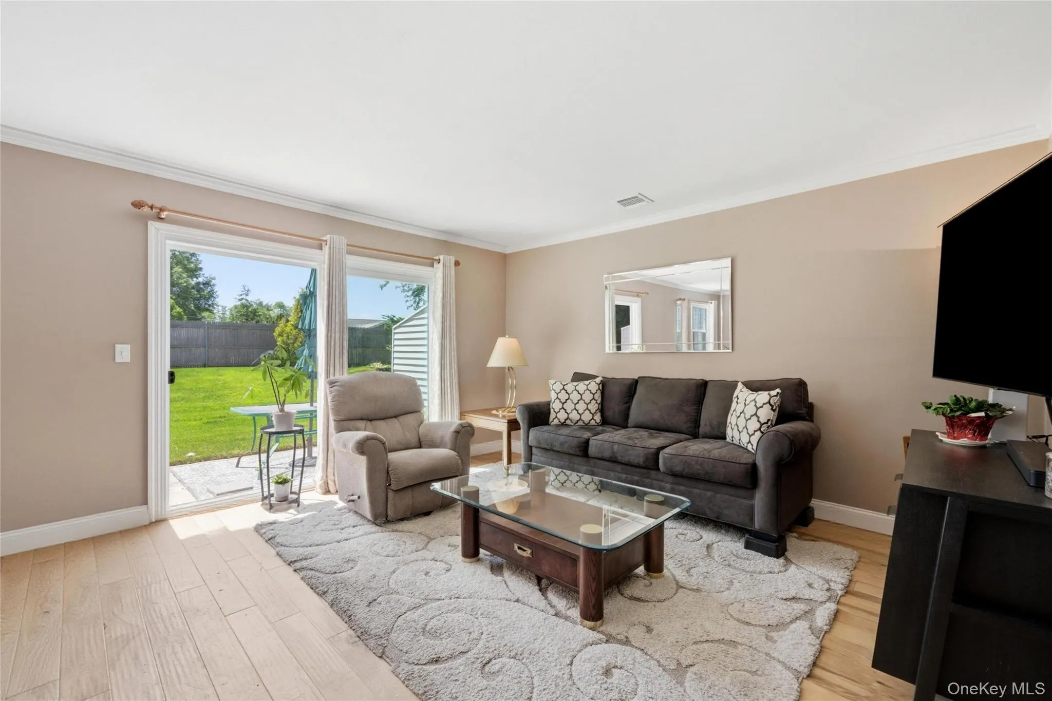 22 Indian Trace, Smithtown, NY, 3 Bedrooms Bedrooms, 6 Rooms Rooms,2 BathroomsBathrooms,Residential,For Rent,Indian,0,1007626 22 Indian Trace, Smithtown, NY, 3 Bedrooms Bedrooms, 6 Rooms Rooms,2 BathroomsBathrooms,Residential,For Rent,Indian,0,1007626