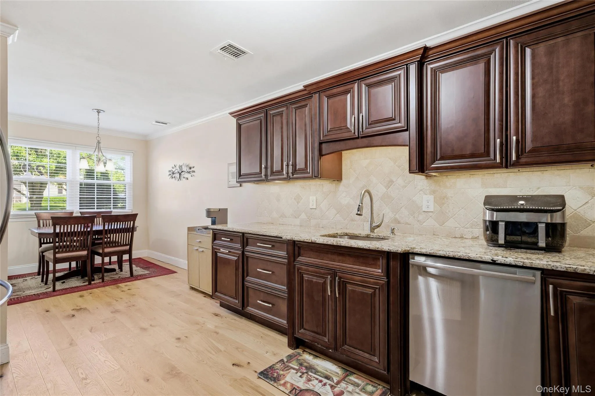 22 Indian Trace, Smithtown, NY, 3 Bedrooms Bedrooms, 6 Rooms Rooms,2 BathroomsBathrooms,Residential,For Rent,Indian,0,1007626 22 Indian Trace, Smithtown, NY, 3 Bedrooms Bedrooms, 6 Rooms Rooms,2 BathroomsBathrooms,Residential,For Rent,Indian,0,1007626
