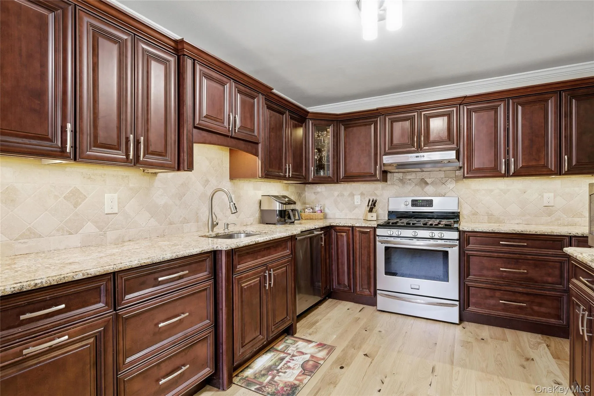 22 Indian Trace, Smithtown, NY, 3 Bedrooms Bedrooms, 6 Rooms Rooms,2 BathroomsBathrooms,Residential,For Rent,Indian,0,1007626 22 Indian Trace, Smithtown, NY, 3 Bedrooms Bedrooms, 6 Rooms Rooms,2 BathroomsBathrooms,Residential,For Rent,Indian,0,1007626