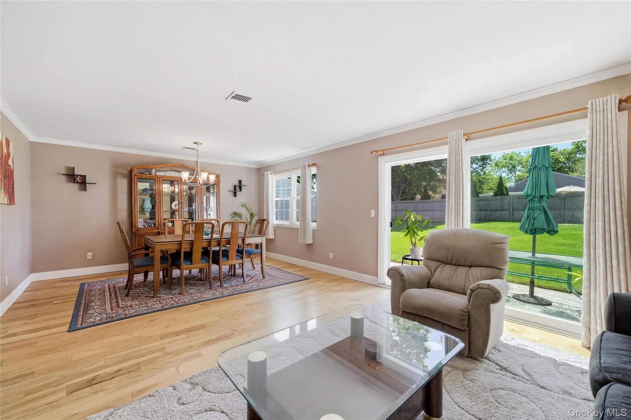 22 Indian Trace, Smithtown, NY, 3 Bedrooms Bedrooms, 6 Rooms Rooms,2 BathroomsBathrooms,Residential,For Rent,Indian,0,1007626 22 Indian Trace, Smithtown, NY, 3 Bedrooms Bedrooms, 6 Rooms Rooms,2 BathroomsBathrooms,Residential,For Rent,Indian,0,1007626