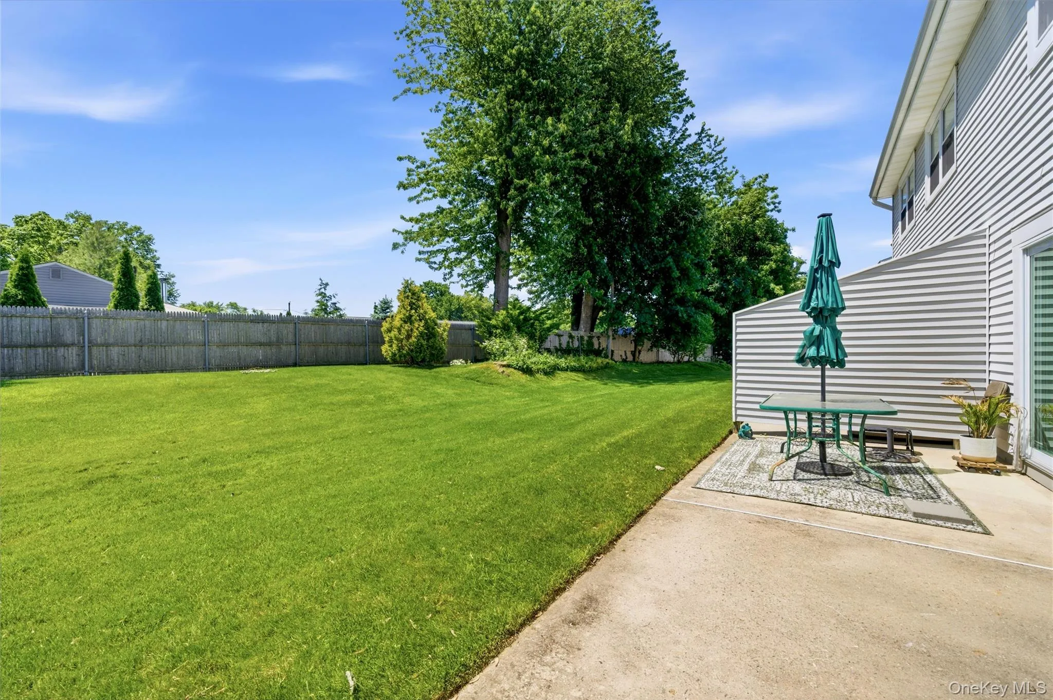 22 Indian Trace, Smithtown, NY, 3 Bedrooms Bedrooms, 6 Rooms Rooms,2 BathroomsBathrooms,Residential,For Rent,Indian,0,1007626 22 Indian Trace, Smithtown, NY, 3 Bedrooms Bedrooms, 6 Rooms Rooms,2 BathroomsBathrooms,Residential,For Rent,Indian,0,1007626