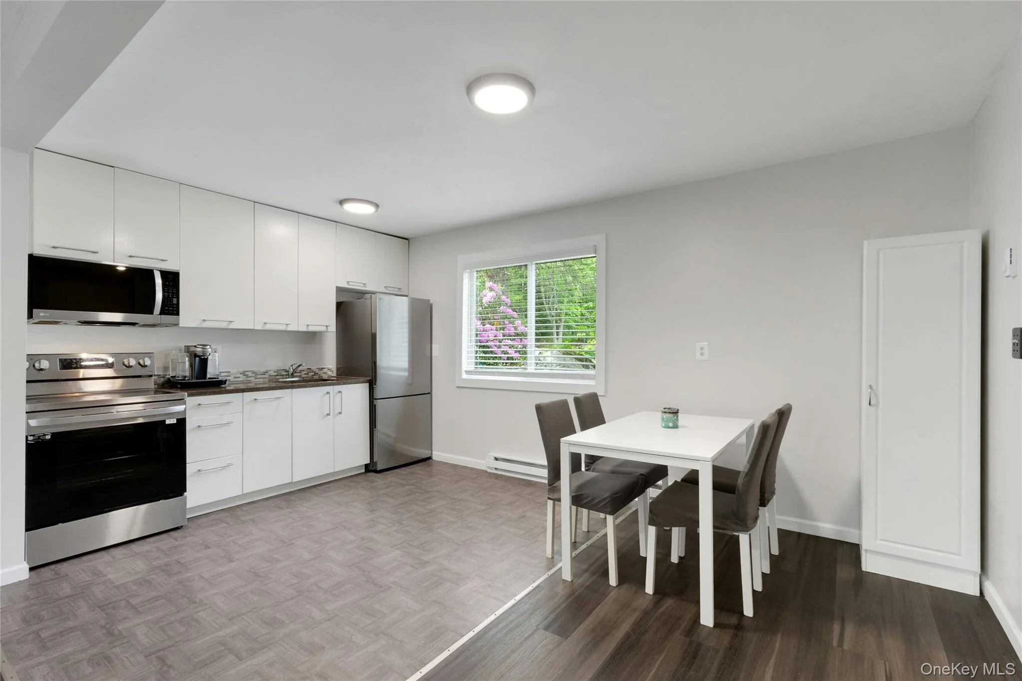 34 Elizabeth Way, Thompson, NY, 3 Bedrooms Bedrooms, 7 Rooms Rooms,2 BathroomsBathrooms,Residential,For Rent,Elizabeth,0,1007627 34 Elizabeth Way, Thompson, NY, 3 Bedrooms Bedrooms, 7 Rooms Rooms,2 BathroomsBathrooms,Residential,For Rent,Elizabeth,0,1007627