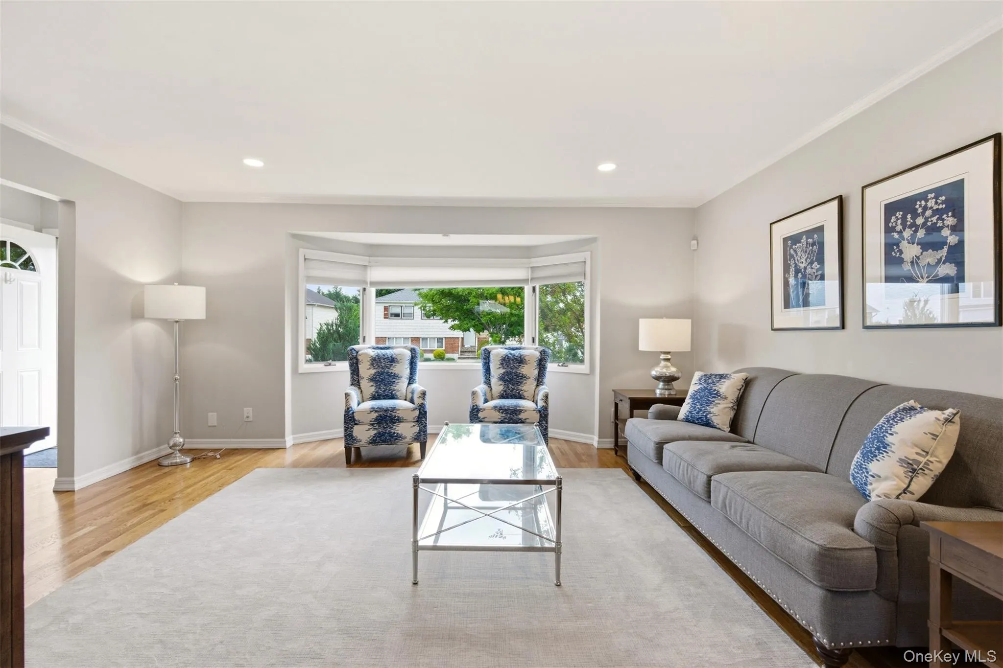 Spacious Living Room Spacious Living Room