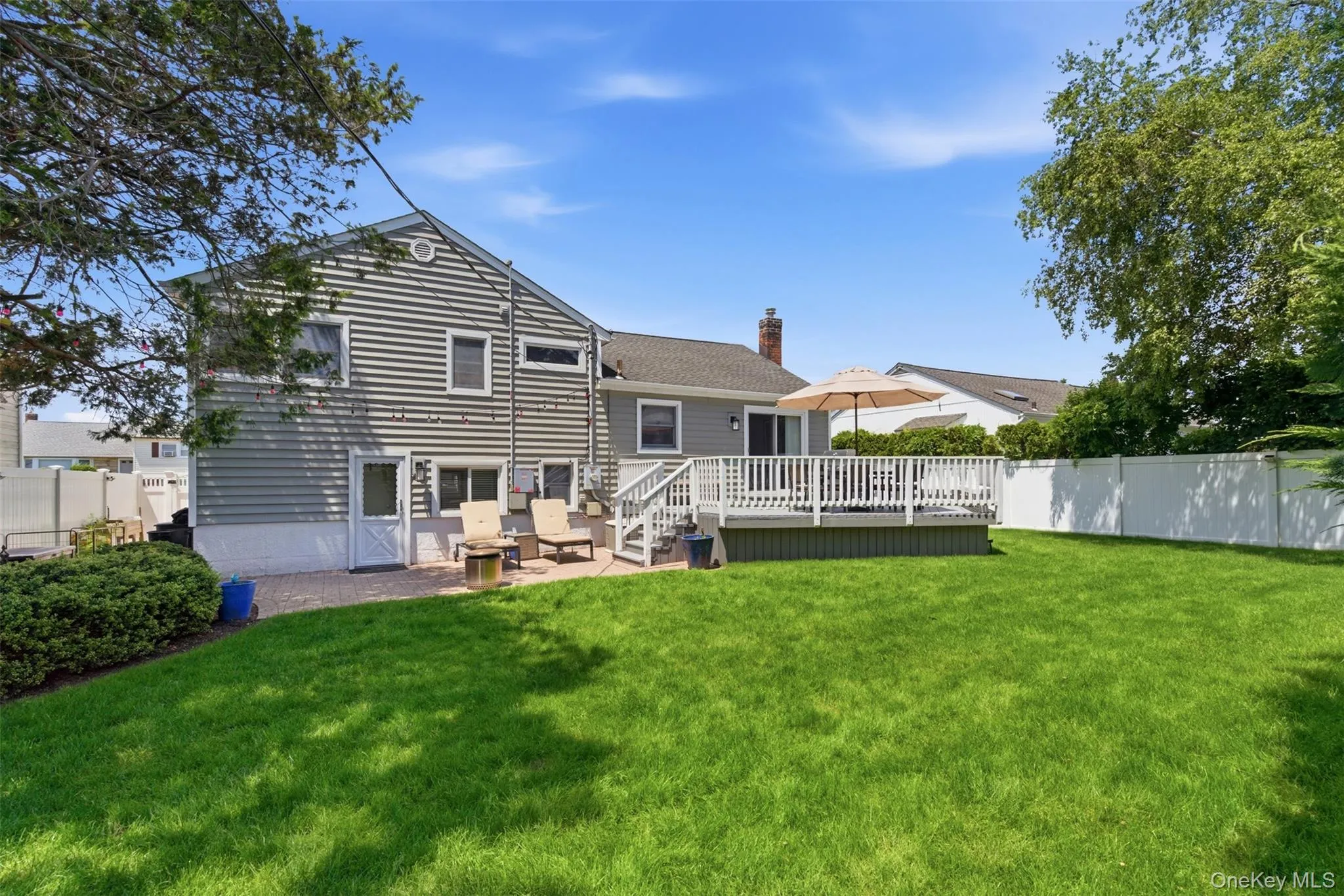 Professionally Landscaped Yard Professionally Landscaped Yard