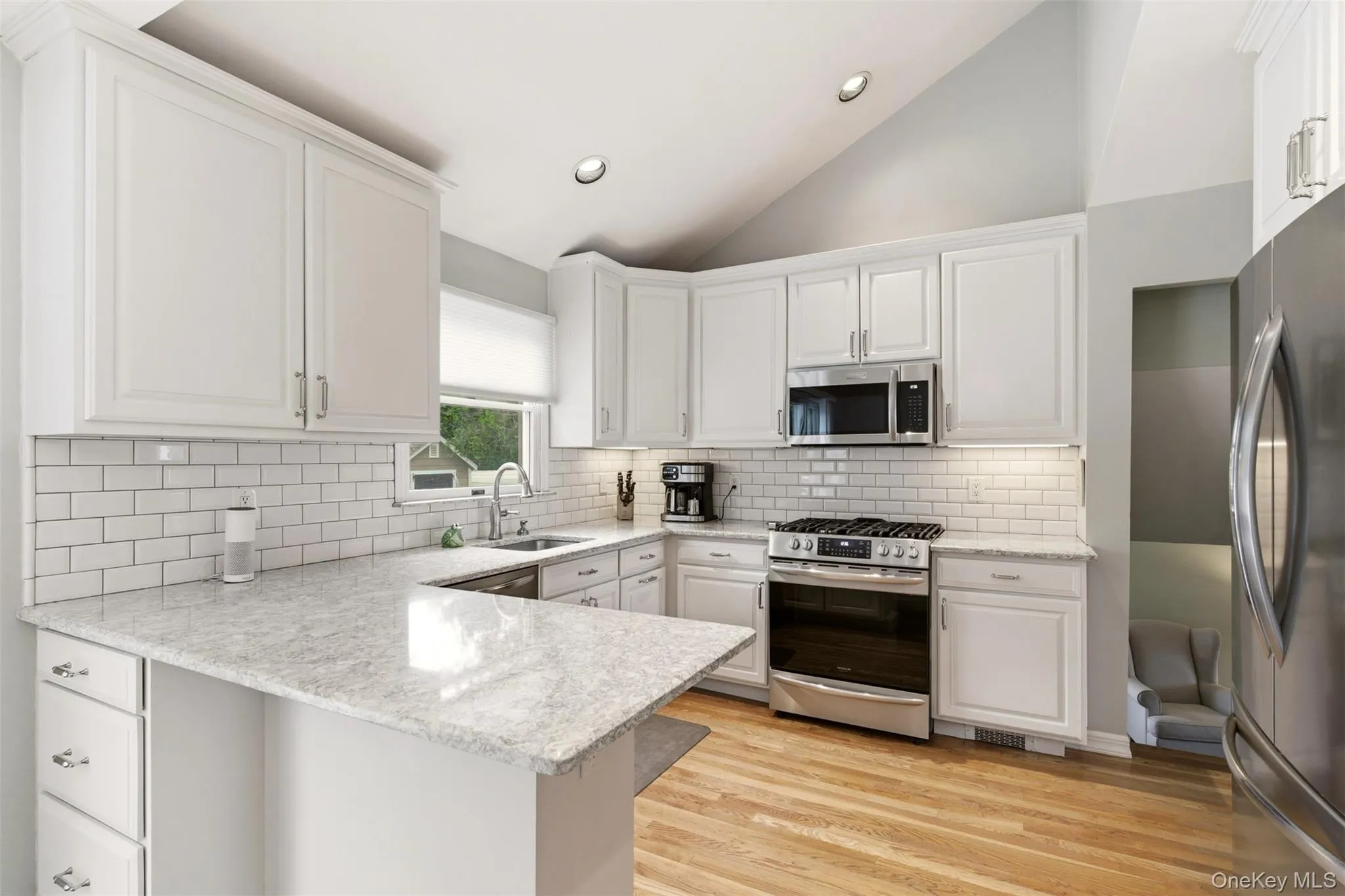 Bright Kitchen W/ Vaulted Ceiling Bright Kitchen W/ Vaulted Ceiling