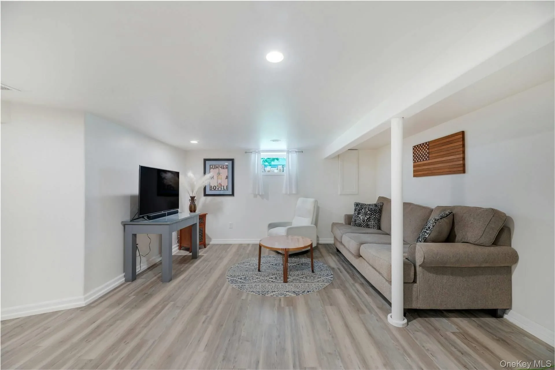 21 Jones Road, Southampton, NY, 2 Bedrooms Bedrooms, 5 Rooms Rooms,1 BathroomBathrooms,Residential,For Rent,Jones,0,1007635 21 Jones Road, Southampton, NY, 2 Bedrooms Bedrooms, 5 Rooms Rooms,1 BathroomBathrooms,Residential,For Rent,Jones,0,1007635