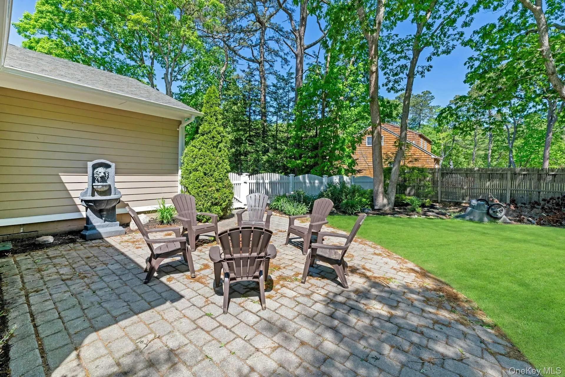 21 Jones Road, Southampton, NY, 2 Bedrooms Bedrooms, 5 Rooms Rooms,1 BathroomBathrooms,Residential,For Rent,Jones,0,1007635 21 Jones Road, Southampton, NY, 2 Bedrooms Bedrooms, 5 Rooms Rooms,1 BathroomBathrooms,Residential,For Rent,Jones,0,1007635