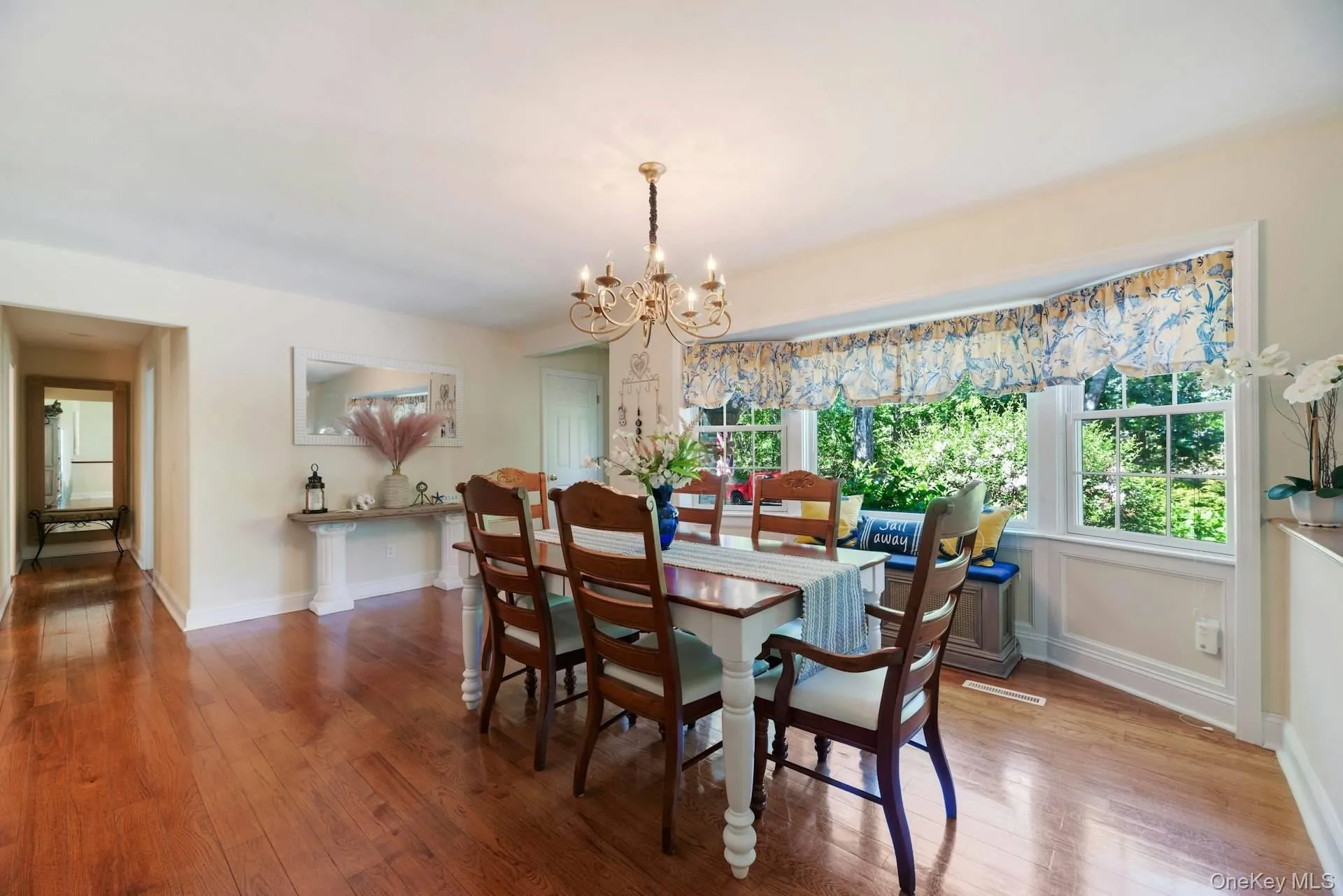 21 Jones Road, Southampton, NY, 2 Bedrooms Bedrooms, 5 Rooms Rooms,1 BathroomBathrooms,Residential,For Rent,Jones,0,1007635 21 Jones Road, Southampton, NY, 2 Bedrooms Bedrooms, 5 Rooms Rooms,1 BathroomBathrooms,Residential,For Rent,Jones,0,1007635
