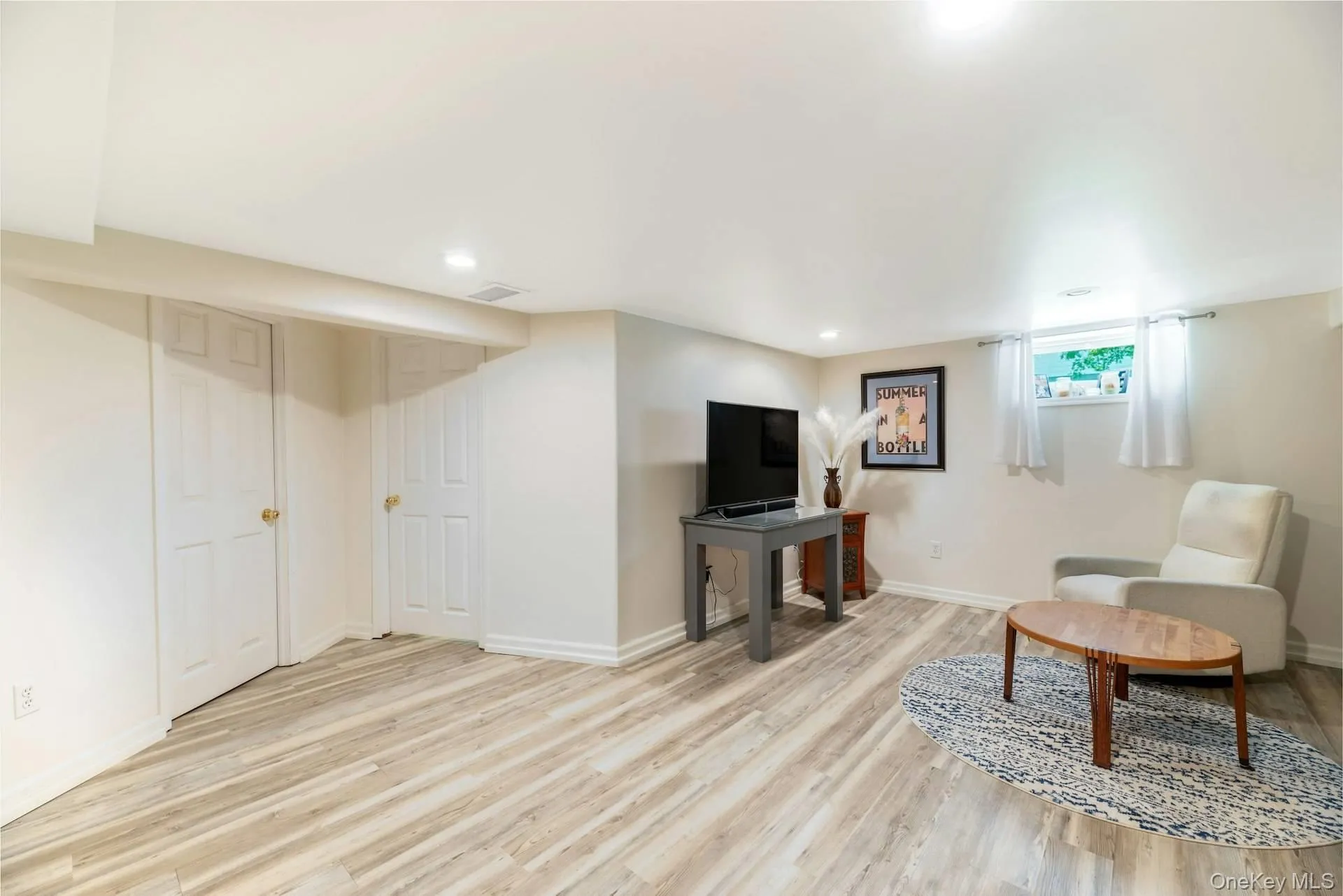 21 Jones Road, Southampton, NY, 2 Bedrooms Bedrooms, 5 Rooms Rooms,1 BathroomBathrooms,Residential,For Rent,Jones,0,1007635 21 Jones Road, Southampton, NY, 2 Bedrooms Bedrooms, 5 Rooms Rooms,1 BathroomBathrooms,Residential,For Rent,Jones,0,1007635