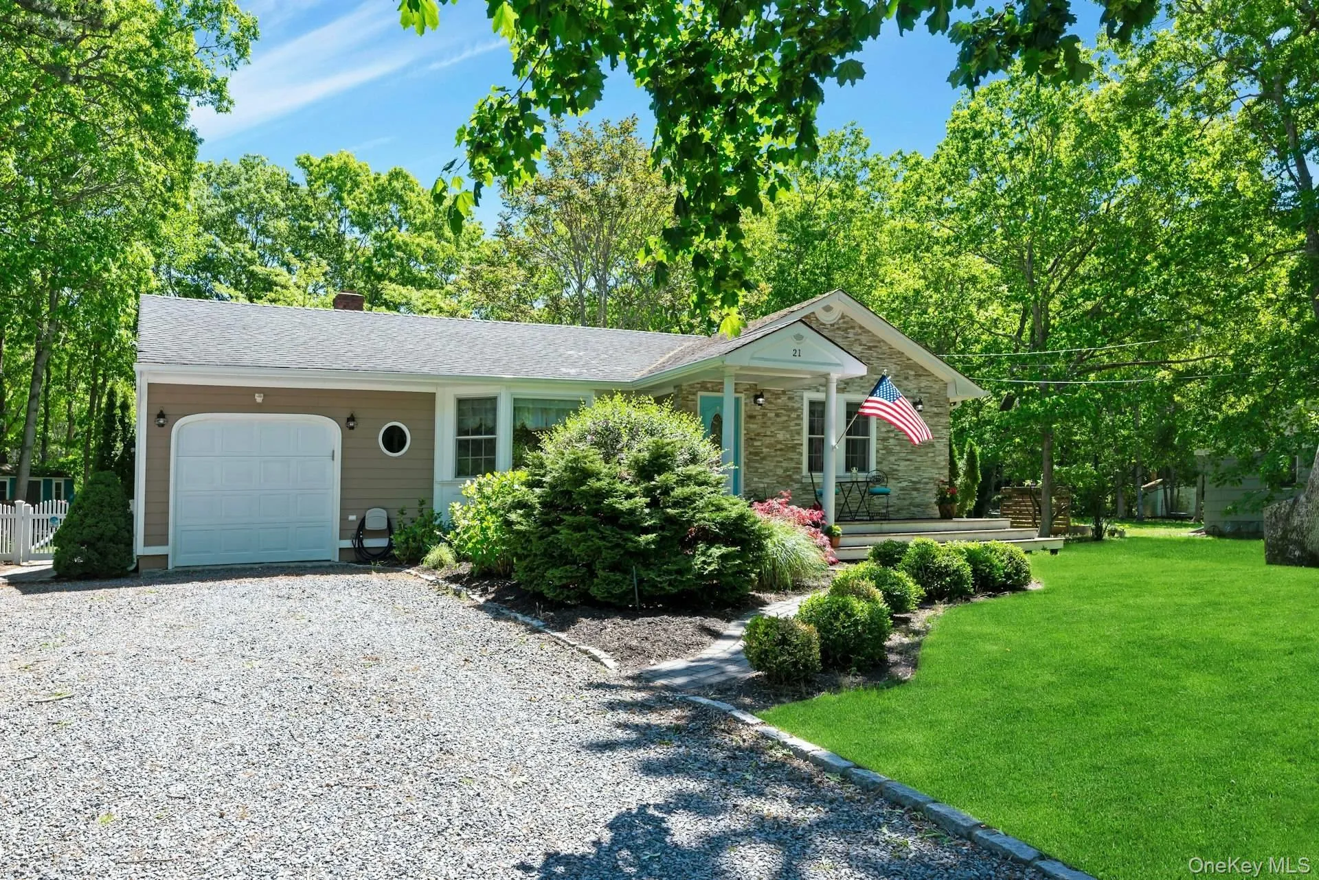 21 Jones Road, Southampton, NY, 2 Bedrooms Bedrooms, 5 Rooms Rooms,1 BathroomBathrooms,Residential,For Rent,Jones,0,1007635 21 Jones Road, Southampton, NY, 2 Bedrooms Bedrooms, 5 Rooms Rooms,1 BathroomBathrooms,Residential,For Rent,Jones,0,1007635