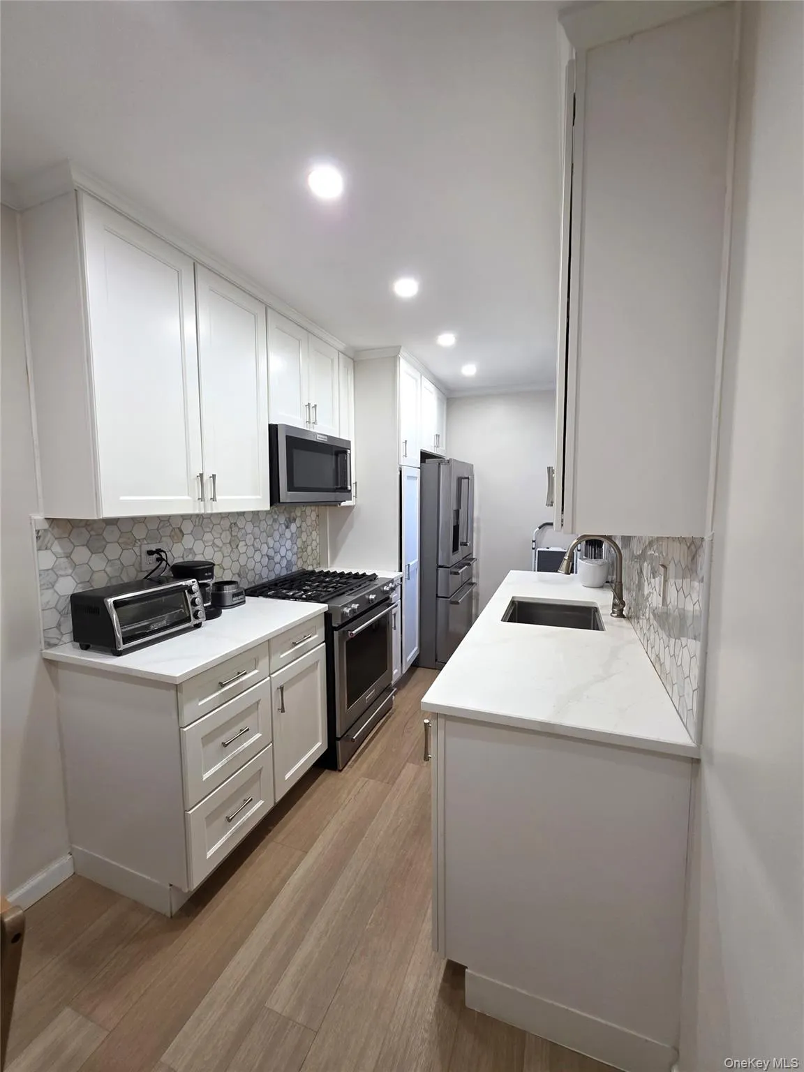 33-25 90th Street, New York, NY, 2 Bedrooms Bedrooms, 4 Rooms Rooms,1 BathroomBathrooms,Residential,For Rent,90th,0,1007637 33-25 90th Street, New York, NY, 2 Bedrooms Bedrooms, 4 Rooms Rooms,1 BathroomBathrooms,Residential,For Rent,90th,0,1007637