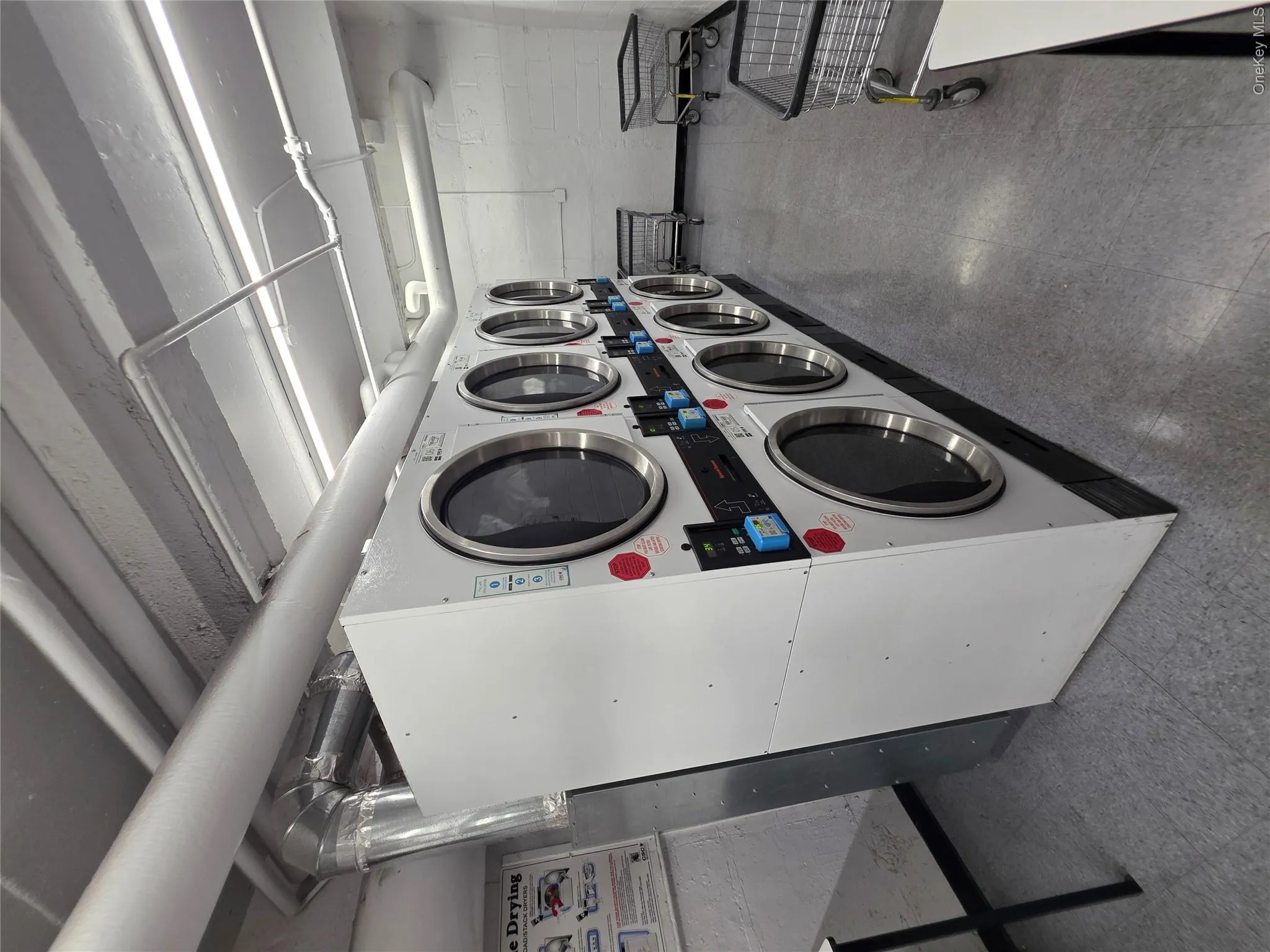 33-25 90th Street, New York, NY, 2 Bedrooms Bedrooms, 4 Rooms Rooms,1 BathroomBathrooms,Residential,For Rent,90th,0,1007637 33-25 90th Street, New York, NY, 2 Bedrooms Bedrooms, 4 Rooms Rooms,1 BathroomBathrooms,Residential,For Rent,90th,0,1007637
