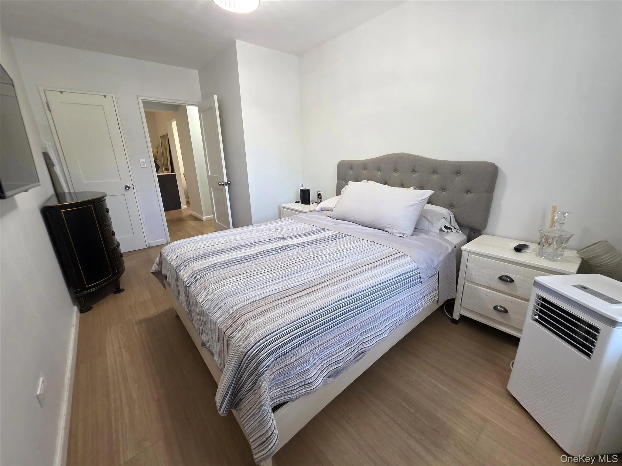 33-25 90th Street, New York, NY, 2 Bedrooms Bedrooms, 4 Rooms Rooms,1 BathroomBathrooms,Residential,For Rent,90th,0,1007637 33-25 90th Street, New York, NY, 2 Bedrooms Bedrooms, 4 Rooms Rooms,1 BathroomBathrooms,Residential,For Rent,90th,0,1007637