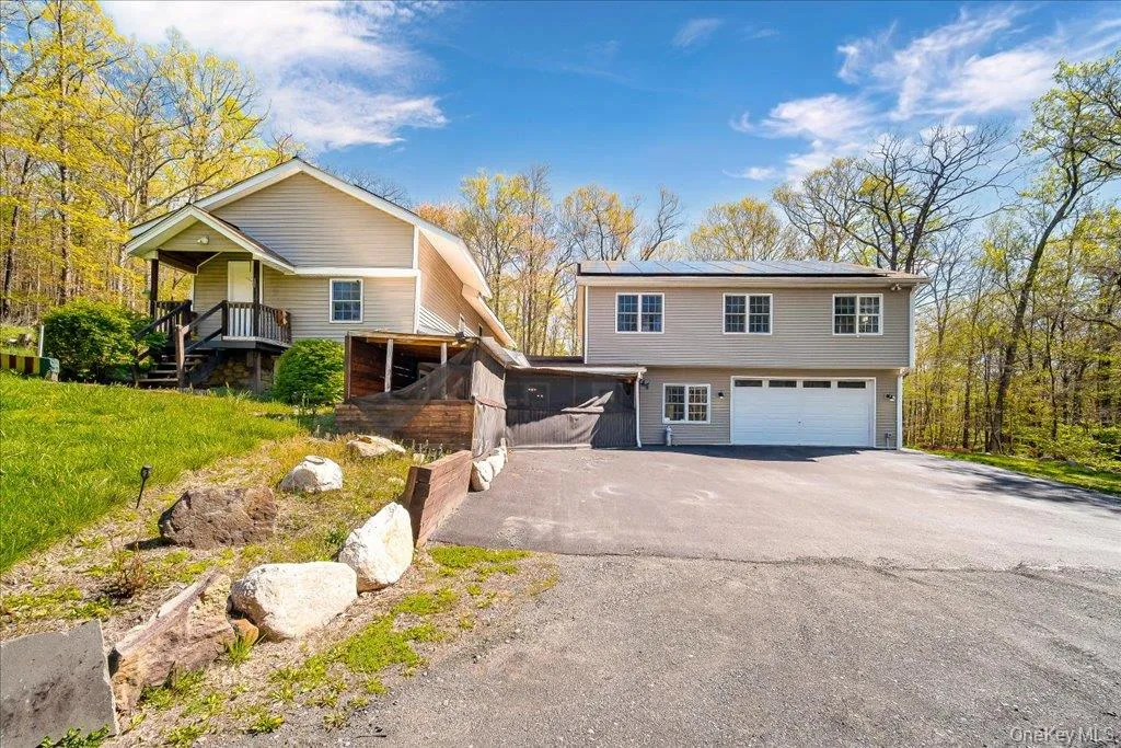 80 Jones Road, Shawangunk, NY, 4 Bedrooms Bedrooms, 15 Rooms Rooms,3 BathroomsBathrooms,Residential,For Rent,Jones,0,1007640 80 Jones Road, Shawangunk, NY, 4 Bedrooms Bedrooms, 15 Rooms Rooms,3 BathroomsBathrooms,Residential,For Rent,Jones,0,1007640