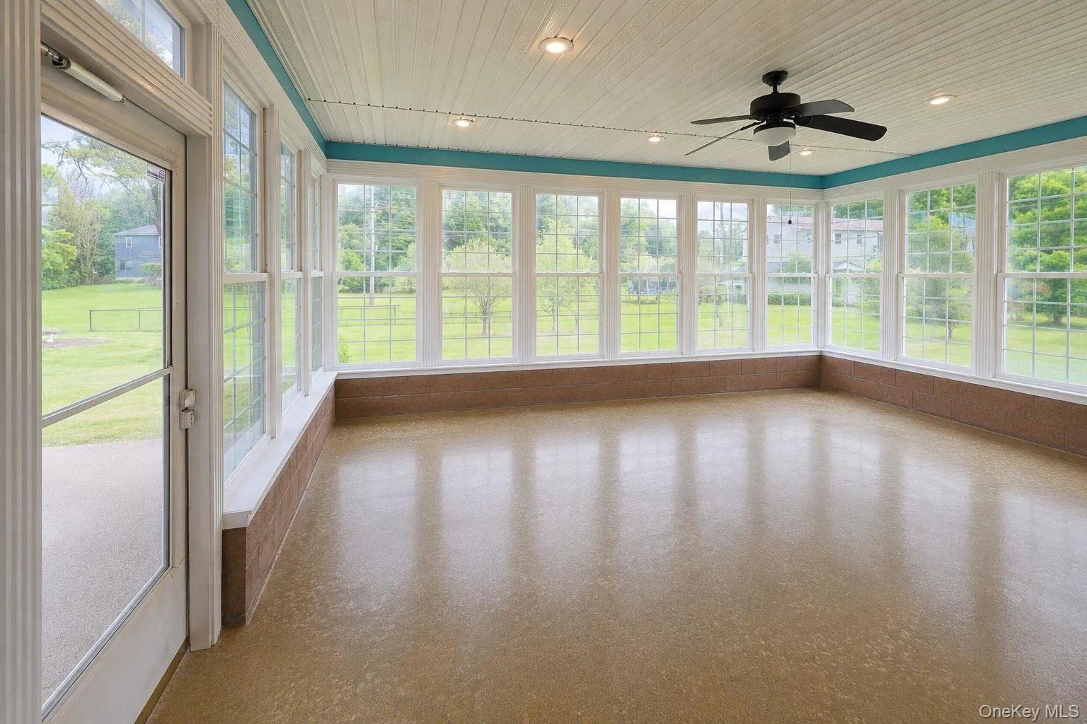 Three seasonal enclosed room - photoshopped to show it empty Three seasonal enclosed room - photoshopped to show it empty
