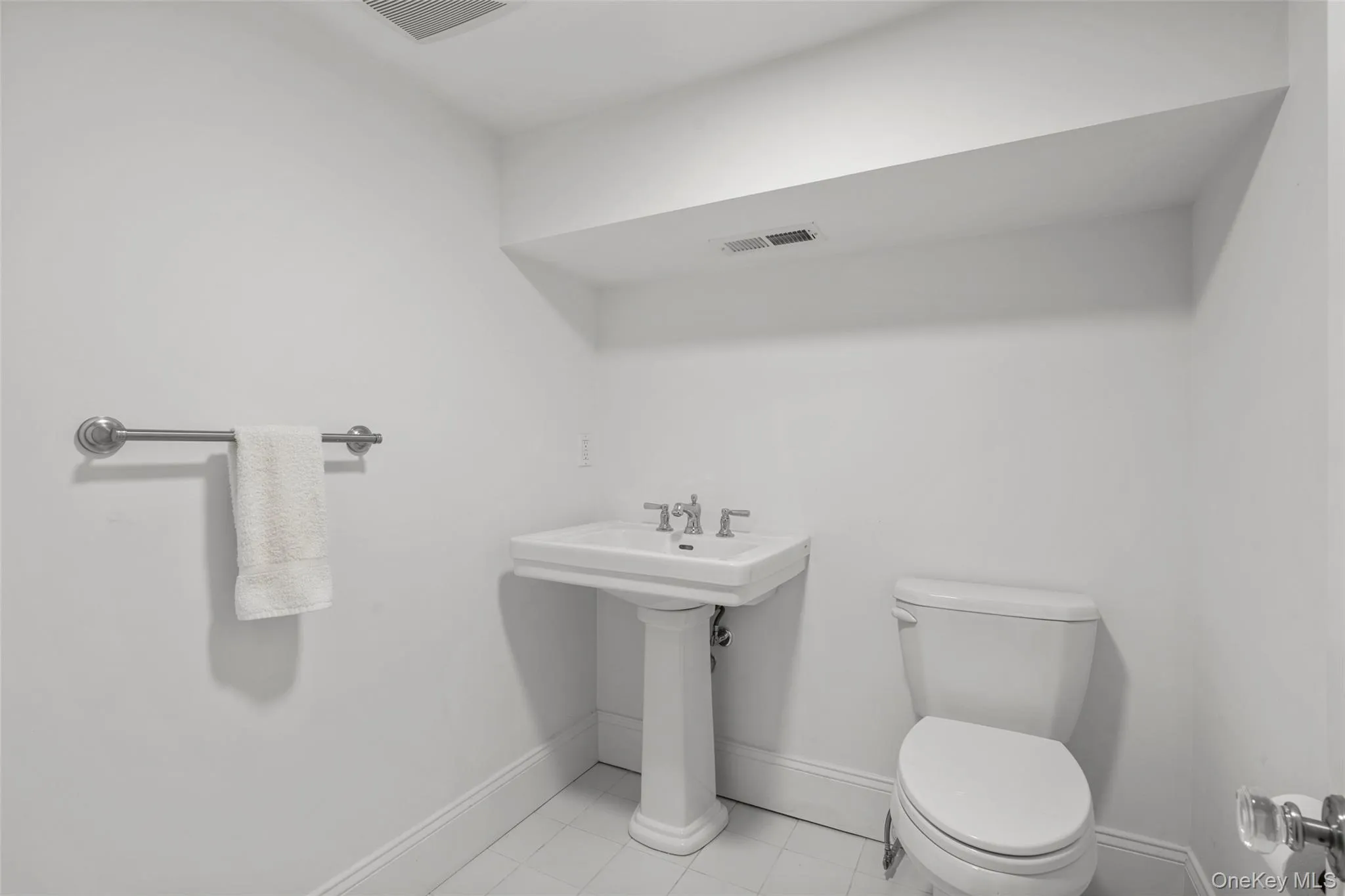 22 Vanderburgh Avenue, Mamaroneck, NY, 4 Bedrooms Bedrooms, 8 Rooms Rooms,3 BathroomsBathrooms,Residential Lease,For Rent,Vanderburgh,0,1007649 22 Vanderburgh Avenue, Mamaroneck, NY, 4 Bedrooms Bedrooms, 8 Rooms Rooms,3 BathroomsBathrooms,Residential Lease,For Rent,Vanderburgh,0,1007649