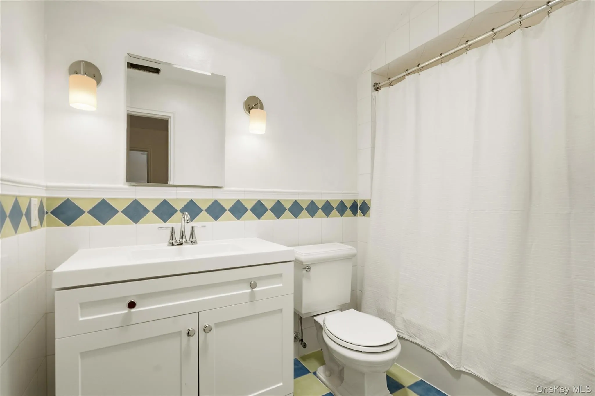 2nd Floor Hall Bathroom. 2nd Floor Hall Bathroom.