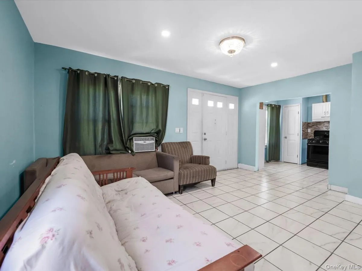 72 Pleasant Avenue, Hempstead, NY, 4 Bedrooms Bedrooms, 6 Rooms Rooms,2 BathroomsBathrooms,Residential,For Rent,Pleasant,0,1007661 72 Pleasant Avenue, Hempstead, NY, 4 Bedrooms Bedrooms, 6 Rooms Rooms,2 BathroomsBathrooms,Residential,For Rent,Pleasant,0,1007661
