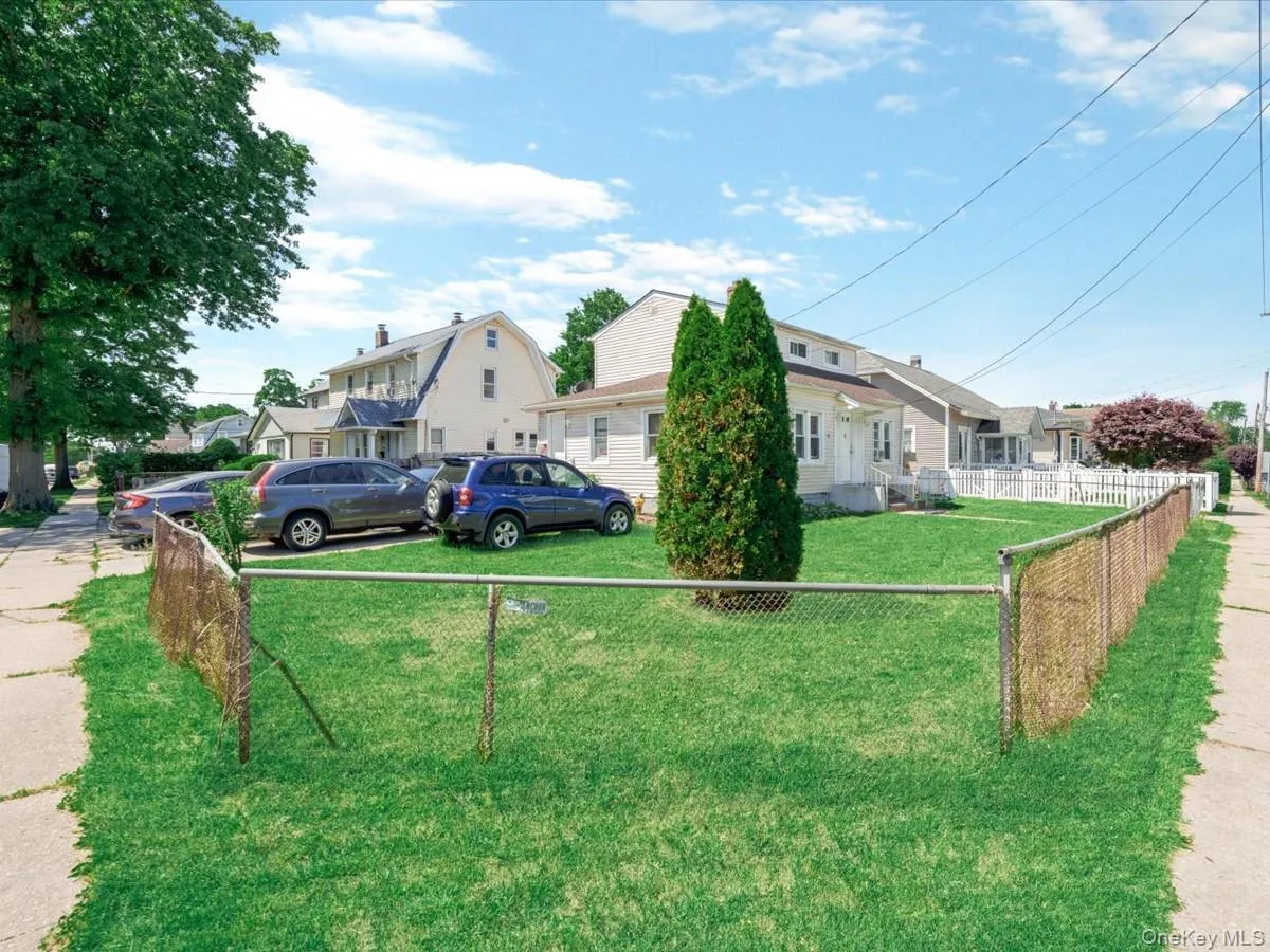 72 Pleasant Avenue, Hempstead, NY, 4 Bedrooms Bedrooms, 6 Rooms Rooms,2 BathroomsBathrooms,Residential,For Rent,Pleasant,0,1007661 72 Pleasant Avenue, Hempstead, NY, 4 Bedrooms Bedrooms, 6 Rooms Rooms,2 BathroomsBathrooms,Residential,For Rent,Pleasant,0,1007661