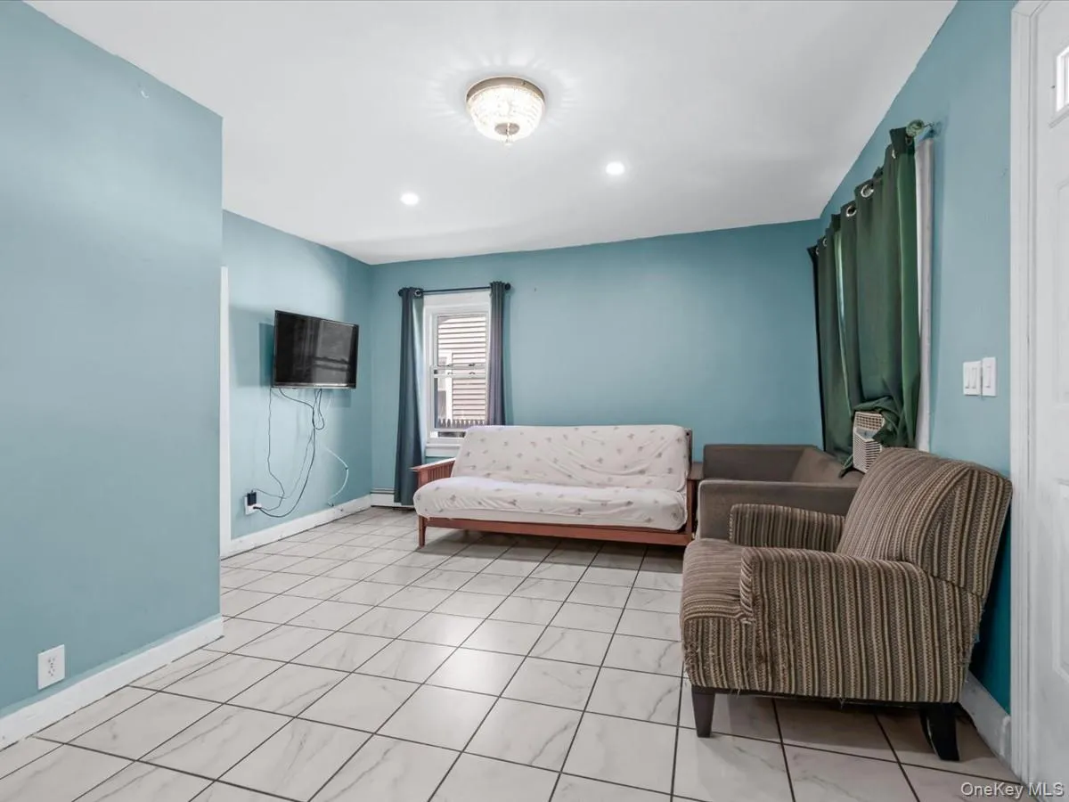 72 Pleasant Avenue, Hempstead, NY, 4 Bedrooms Bedrooms, 6 Rooms Rooms,2 BathroomsBathrooms,Residential,For Rent,Pleasant,0,1007661 72 Pleasant Avenue, Hempstead, NY, 4 Bedrooms Bedrooms, 6 Rooms Rooms,2 BathroomsBathrooms,Residential,For Rent,Pleasant,0,1007661