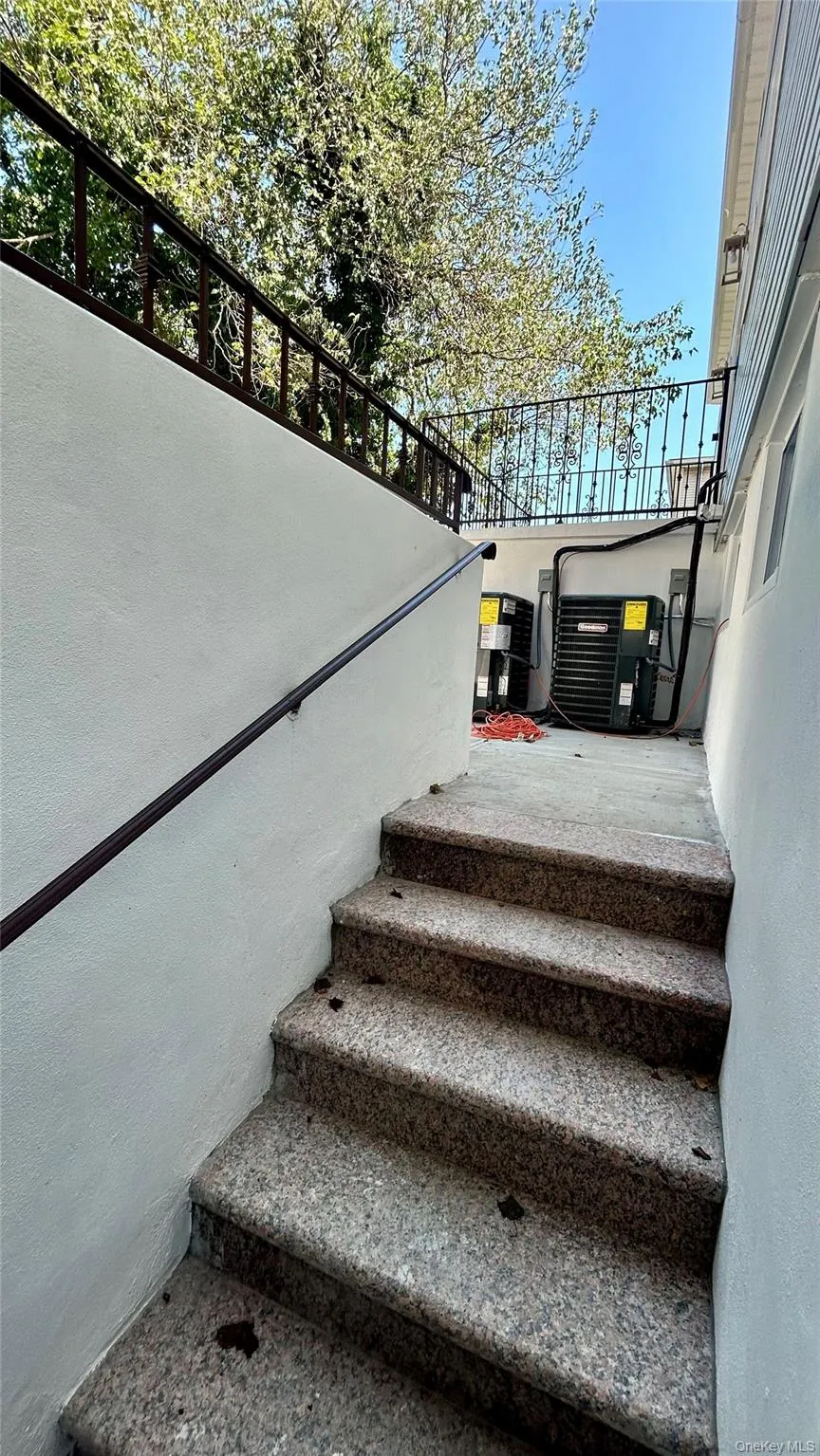 1724 New Haven Avenue, New York, NY, 8 Bedrooms Bedrooms, 10 Rooms Rooms,5 BathroomsBathrooms,Residential,For Rent,New Haven,0,1007663 1724 New Haven Avenue, New York, NY, 8 Bedrooms Bedrooms, 10 Rooms Rooms,5 BathroomsBathrooms,Residential,For Rent,New Haven,0,1007663