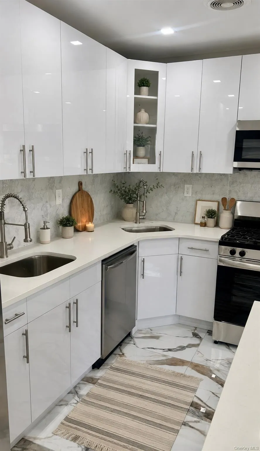 1724 New Haven Avenue, New York, NY, 8 Bedrooms Bedrooms, 10 Rooms Rooms,5 BathroomsBathrooms,Residential,For Rent,New Haven,0,1007663 1724 New Haven Avenue, New York, NY, 8 Bedrooms Bedrooms, 10 Rooms Rooms,5 BathroomsBathrooms,Residential,For Rent,New Haven,0,1007663