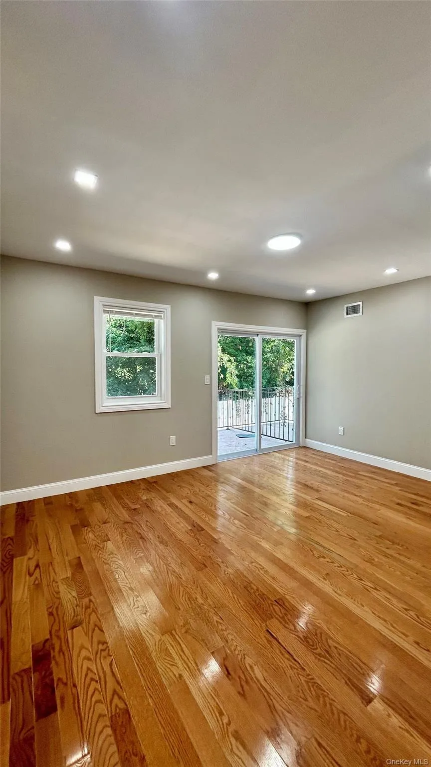 1724 New Haven Avenue, New York, NY, 8 Bedrooms Bedrooms, 10 Rooms Rooms,5 BathroomsBathrooms,Residential,For Rent,New Haven,0,1007663 1724 New Haven Avenue, New York, NY, 8 Bedrooms Bedrooms, 10 Rooms Rooms,5 BathroomsBathrooms,Residential,For Rent,New Haven,0,1007663