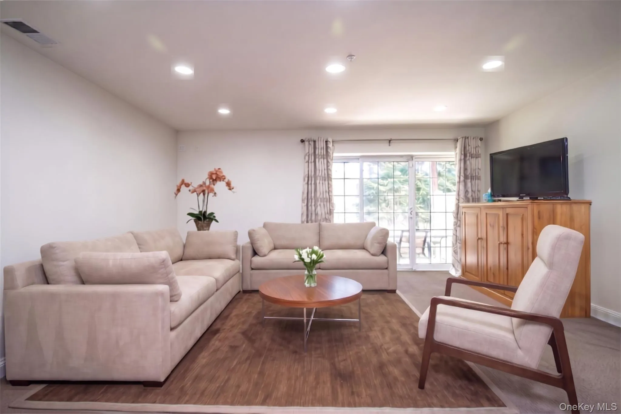 40 Trailhead Lane, Greenburgh, NY, 3 Bedrooms Bedrooms, 7 Rooms Rooms,2 BathroomsBathrooms,Residential,For Rent,Trailhead,0,1007666 40 Trailhead Lane, Greenburgh, NY, 3 Bedrooms Bedrooms, 7 Rooms Rooms,2 BathroomsBathrooms,Residential,For Rent,Trailhead,0,1007666