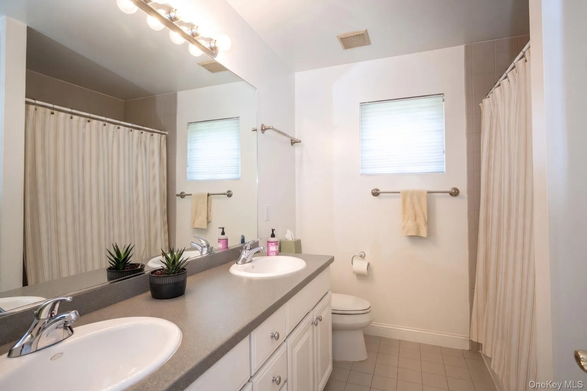 40 Trailhead Lane, Greenburgh, NY, 3 Bedrooms Bedrooms, 7 Rooms Rooms,2 BathroomsBathrooms,Residential,For Rent,Trailhead,0,1007666 40 Trailhead Lane, Greenburgh, NY, 3 Bedrooms Bedrooms, 7 Rooms Rooms,2 BathroomsBathrooms,Residential,For Rent,Trailhead,0,1007666