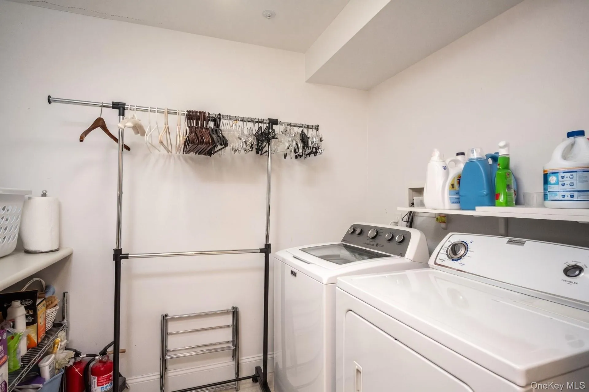 40 Trailhead Lane, Greenburgh, NY, 3 Bedrooms Bedrooms, 7 Rooms Rooms,2 BathroomsBathrooms,Residential,For Rent,Trailhead,0,1007666 40 Trailhead Lane, Greenburgh, NY, 3 Bedrooms Bedrooms, 7 Rooms Rooms,2 BathroomsBathrooms,Residential,For Rent,Trailhead,0,1007666