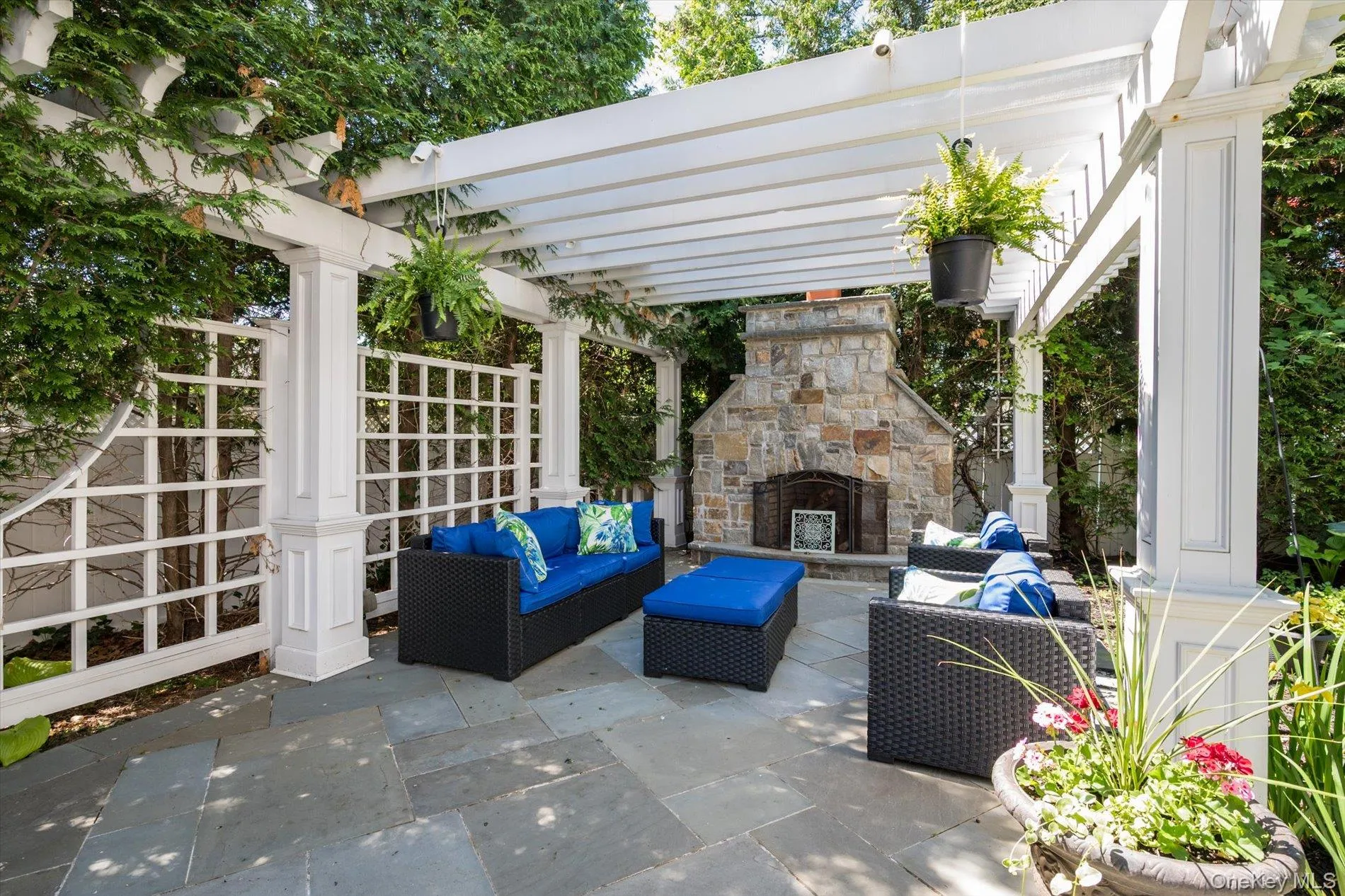 26 Quaker Lane, Oyster Bay, NY, 4 Bedrooms Bedrooms, 9 Rooms Rooms,3 BathroomsBathrooms,Residential,For Rent,Quaker,0,1007674 26 Quaker Lane, Oyster Bay, NY, 4 Bedrooms Bedrooms, 9 Rooms Rooms,3 BathroomsBathrooms,Residential,For Rent,Quaker,0,1007674