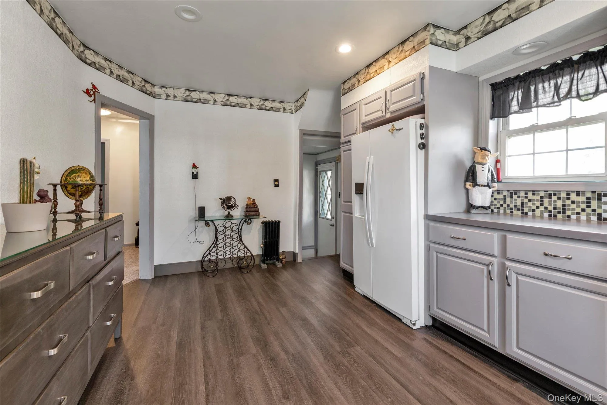 Extra Large eat in kitchen with dining area. Extra Large eat in kitchen with dining area.