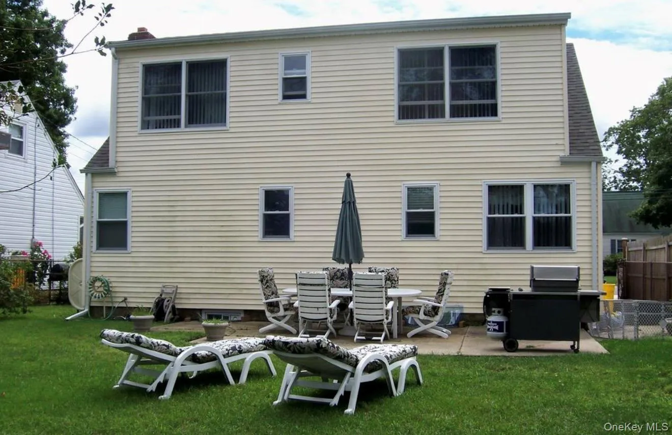 30 Audrey Avenue, Oyster Bay, NY, 4 Bedrooms Bedrooms, 10 Rooms Rooms,2 BathroomsBathrooms,Residential Lease,For Rent,Audrey,0,1007693 30 Audrey Avenue, Oyster Bay, NY, 4 Bedrooms Bedrooms, 10 Rooms Rooms,2 BathroomsBathrooms,Residential Lease,For Rent,Audrey,0,1007693