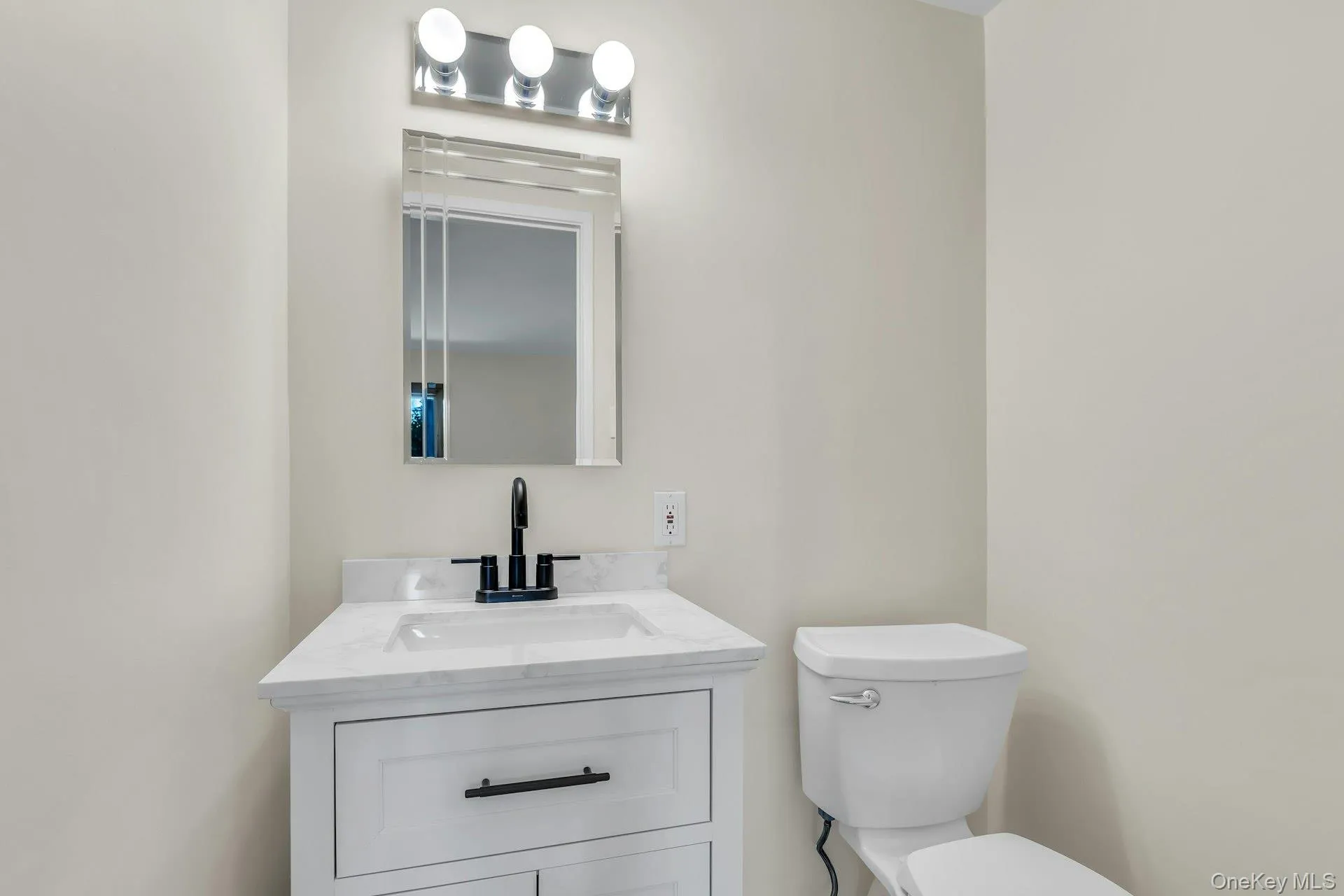 Half Bath in Primary Bedroom-1st Fl Half Bath in Primary Bedroom-1st Fl