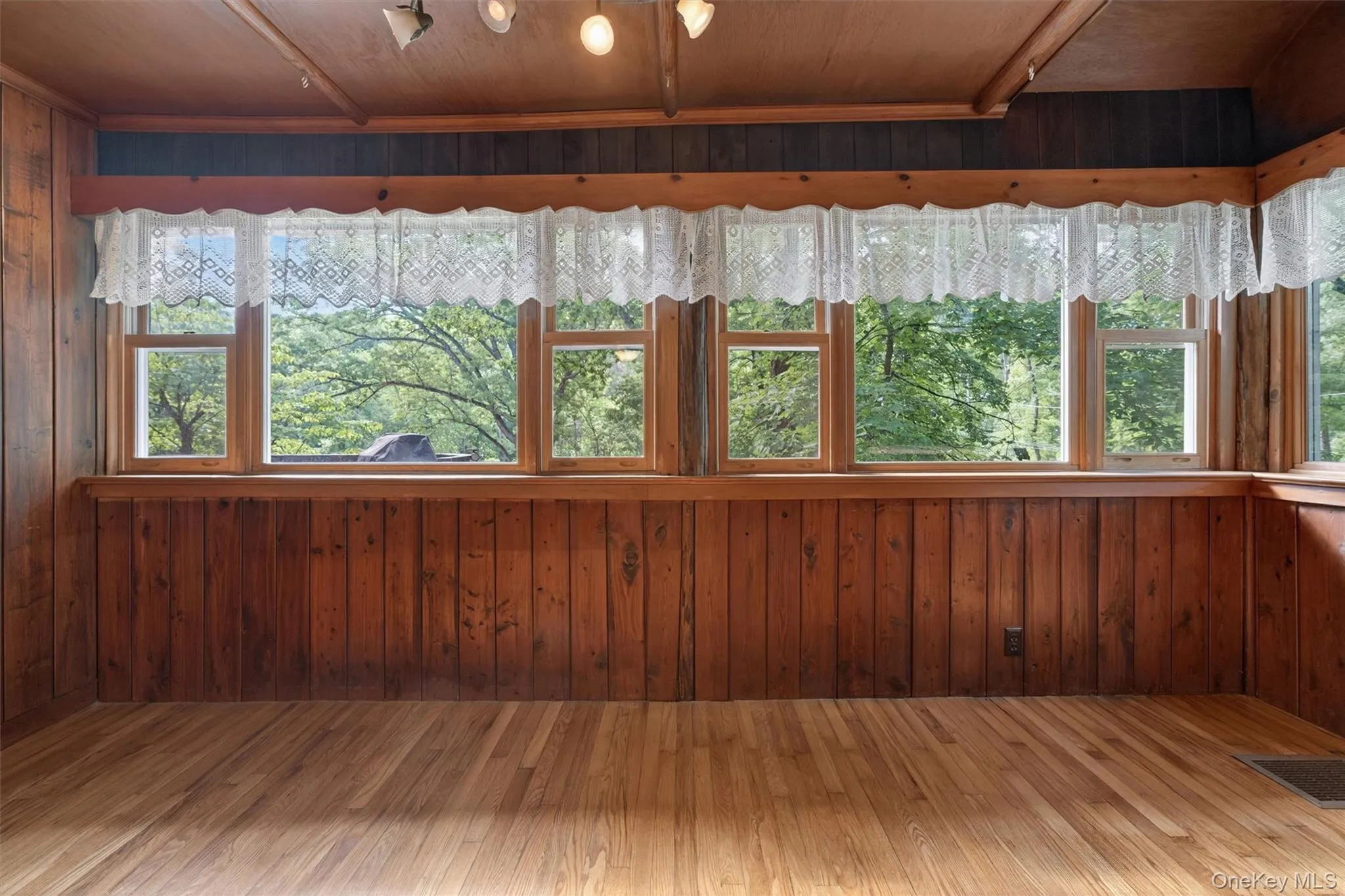 53 Wah Ta Wah Drive, Warwick (town), NY, 2 Bedrooms Bedrooms, 5 Rooms Rooms,1 BathroomBathrooms,Residential Lease,For Rent,Wah Ta Wah,0,1007695 53 Wah Ta Wah Drive, Warwick (town), NY, 2 Bedrooms Bedrooms, 5 Rooms Rooms,1 BathroomBathrooms,Residential Lease,For Rent,Wah Ta Wah,0,1007695