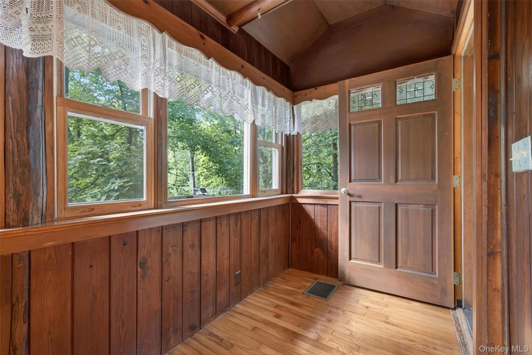 53 Wah Ta Wah Drive, Warwick (town), NY, 2 Bedrooms Bedrooms, 5 Rooms Rooms,1 BathroomBathrooms,Residential Lease,For Rent,Wah Ta Wah,0,1007695 53 Wah Ta Wah Drive, Warwick (town), NY, 2 Bedrooms Bedrooms, 5 Rooms Rooms,1 BathroomBathrooms,Residential Lease,For Rent,Wah Ta Wah,0,1007695