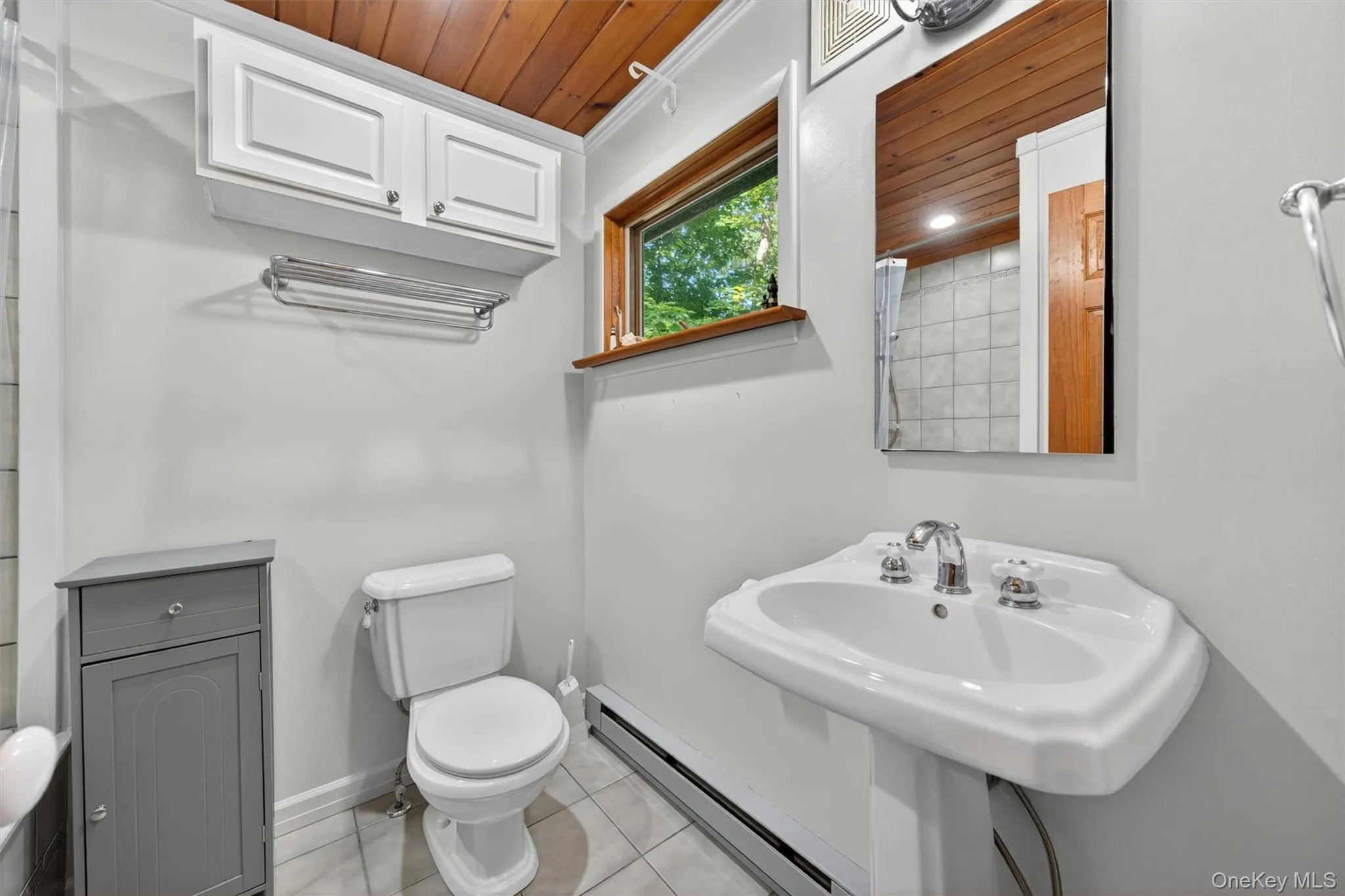 53 Wah Ta Wah Drive, Warwick (town), NY, 2 Bedrooms Bedrooms, 5 Rooms Rooms,1 BathroomBathrooms,Residential Lease,For Rent,Wah Ta Wah,0,1007695 53 Wah Ta Wah Drive, Warwick (town), NY, 2 Bedrooms Bedrooms, 5 Rooms Rooms,1 BathroomBathrooms,Residential Lease,For Rent,Wah Ta Wah,0,1007695