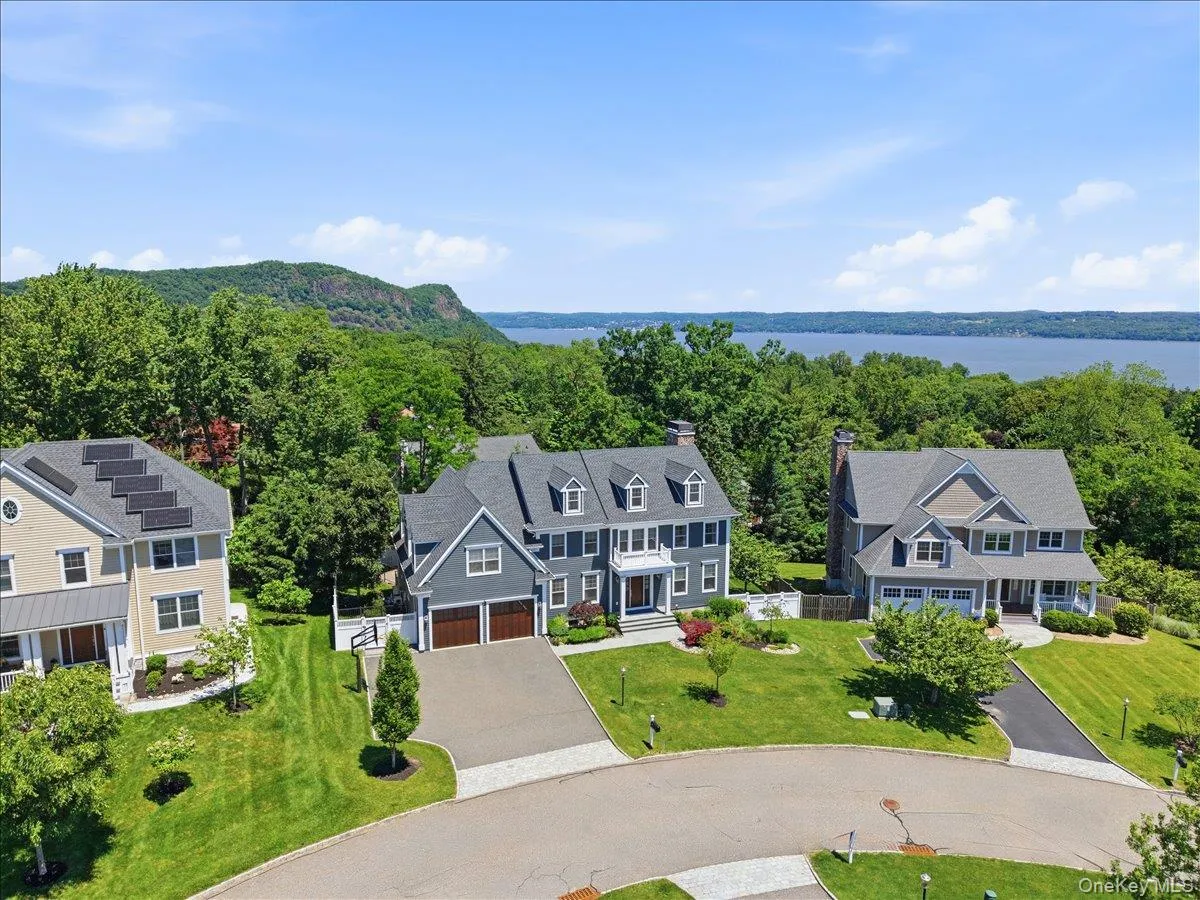17 Riverton Drive, Clarkstown, NY, 4 Bedrooms Bedrooms, 11 Rooms Rooms,4 BathroomsBathrooms,Residential,For Rent,Riverton,0,1007696 17 Riverton Drive, Clarkstown, NY, 4 Bedrooms Bedrooms, 11 Rooms Rooms,4 BathroomsBathrooms,Residential,For Rent,Riverton,0,1007696
