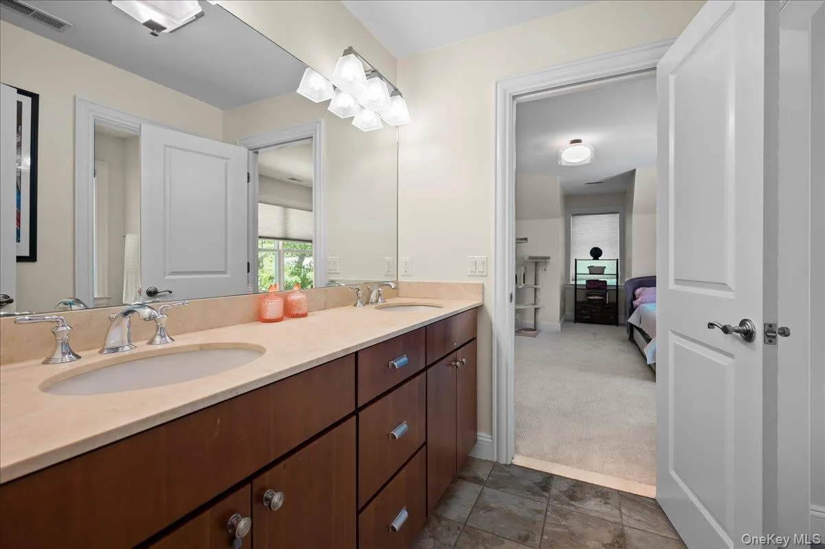 17 Riverton Drive, Clarkstown, NY, 4 Bedrooms Bedrooms, 11 Rooms Rooms,4 BathroomsBathrooms,Residential,For Rent,Riverton,0,1007696 17 Riverton Drive, Clarkstown, NY, 4 Bedrooms Bedrooms, 11 Rooms Rooms,4 BathroomsBathrooms,Residential,For Rent,Riverton,0,1007696