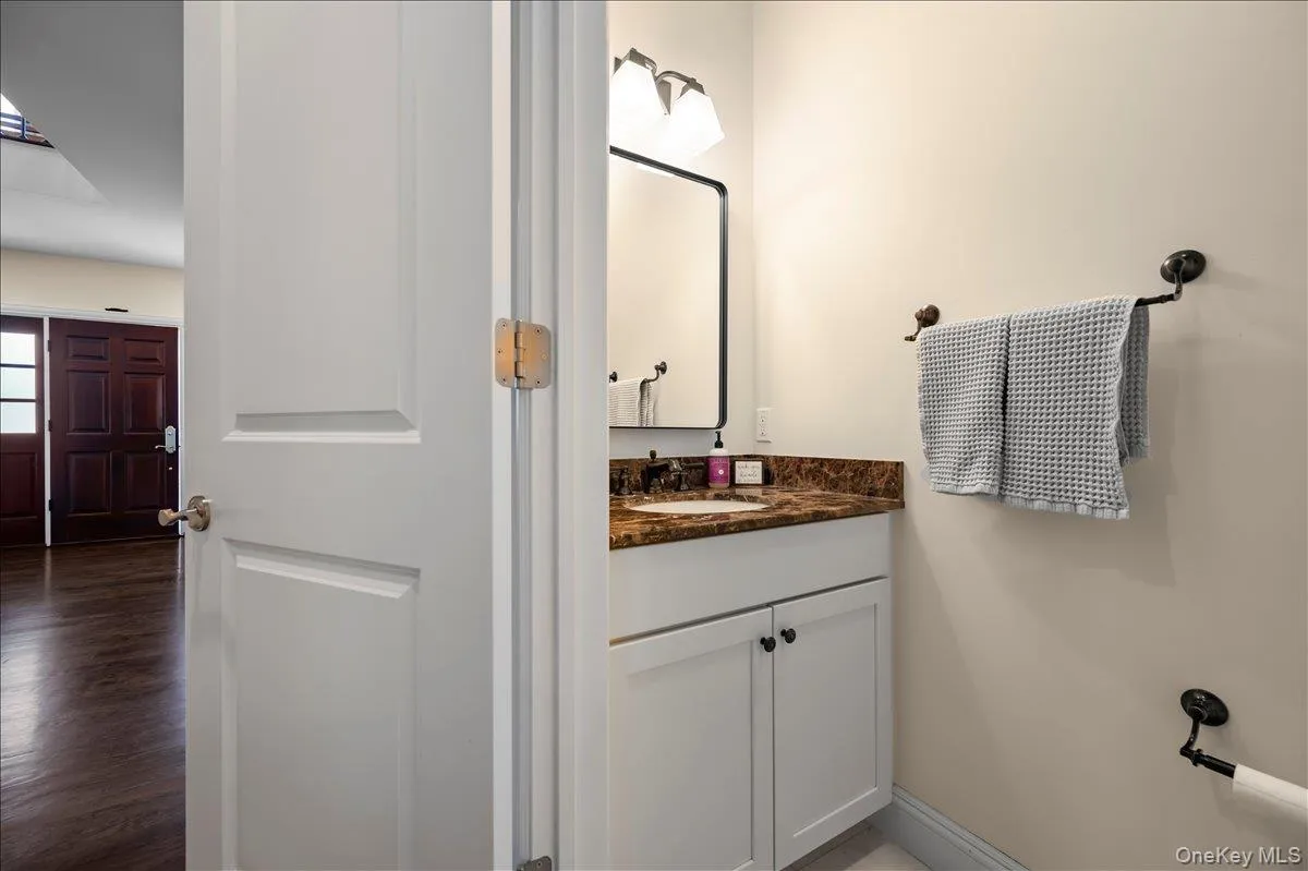 17 Riverton Drive, Clarkstown, NY, 4 Bedrooms Bedrooms, 11 Rooms Rooms,4 BathroomsBathrooms,Residential,For Rent,Riverton,0,1007696 17 Riverton Drive, Clarkstown, NY, 4 Bedrooms Bedrooms, 11 Rooms Rooms,4 BathroomsBathrooms,Residential,For Rent,Riverton,0,1007696